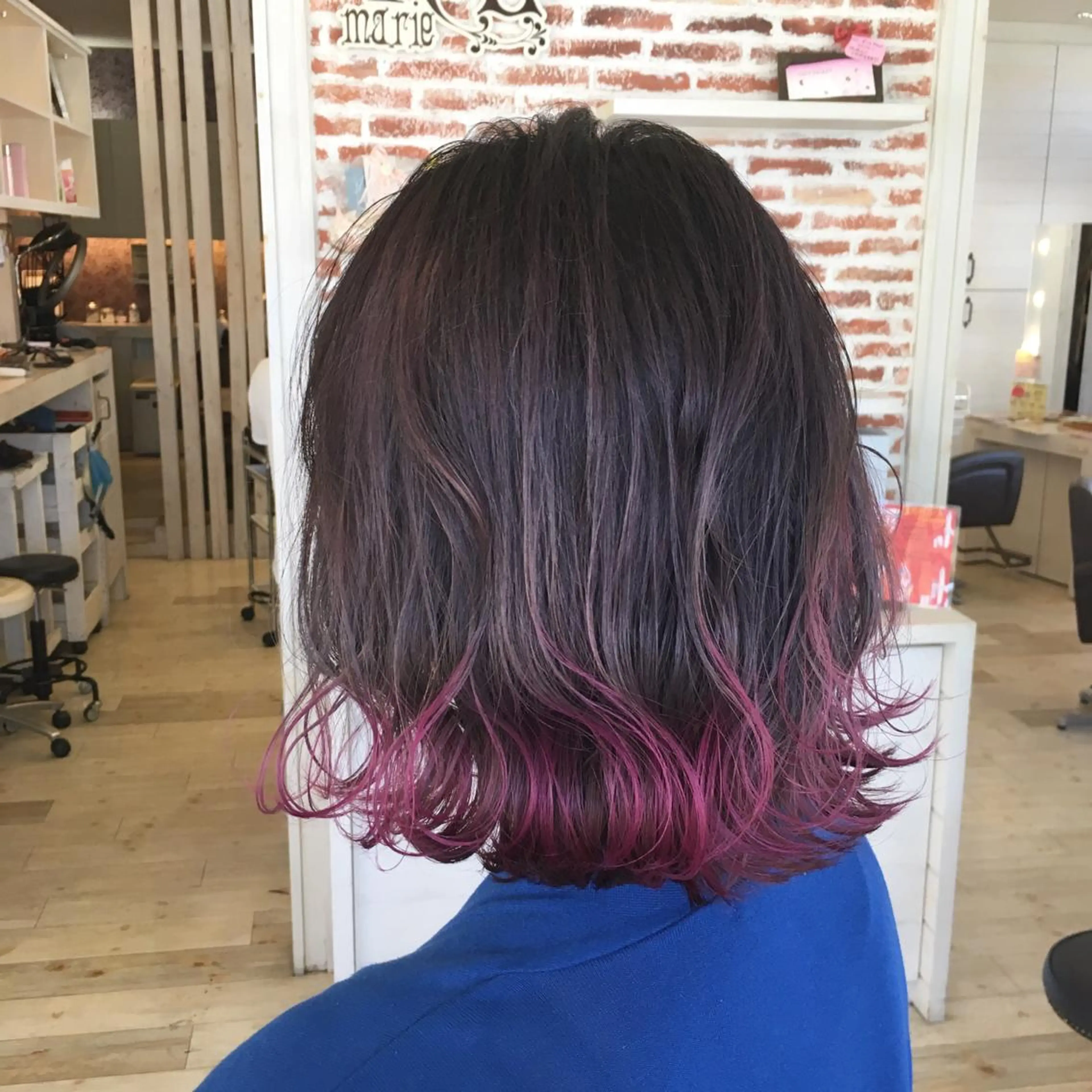 セミロング カラー グラデーションカラー ピンクカラー Crén by marie 真嘉比店所属・東恩納 誠のヘアスタイル