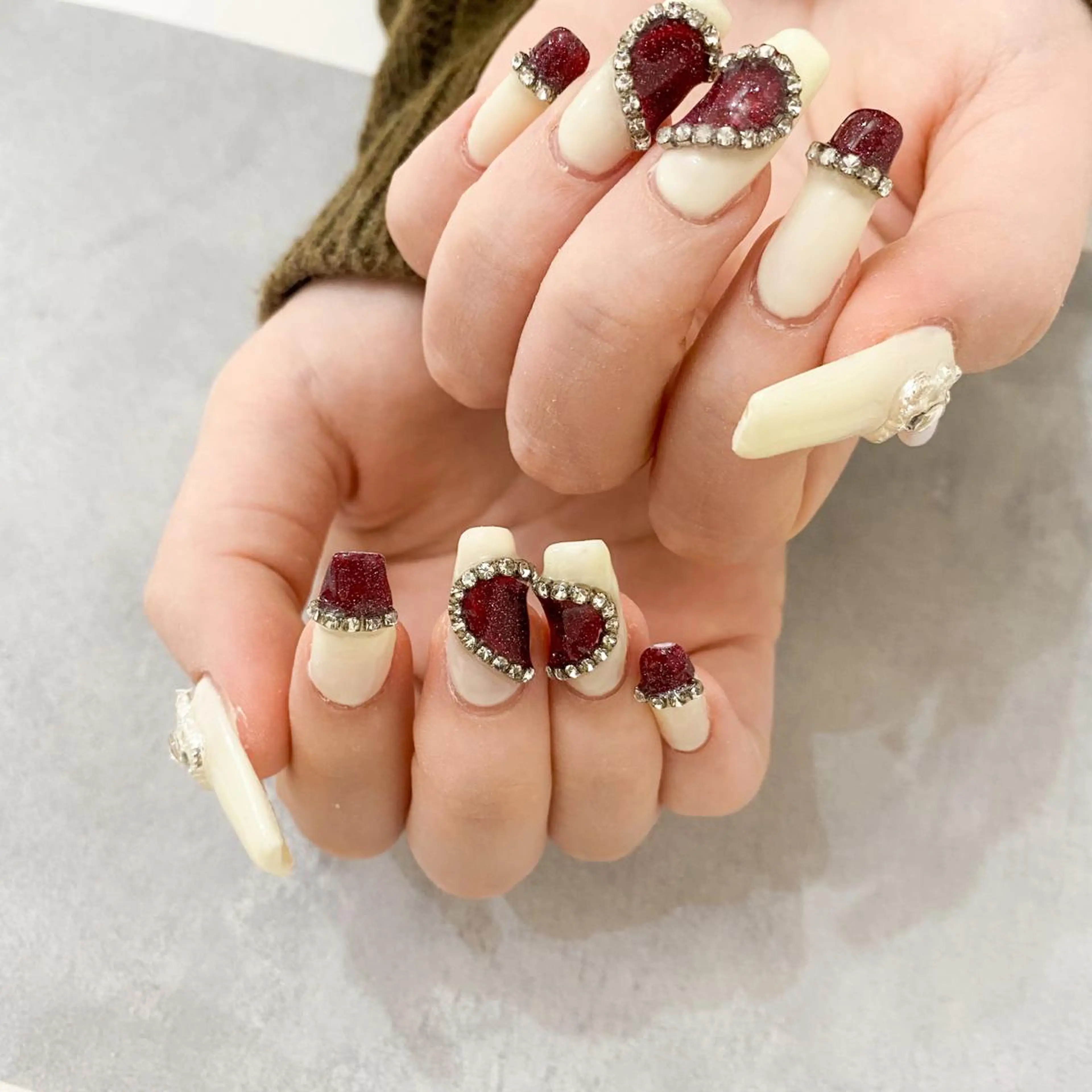 ネイル ハンドネイル ゴテゴテ💙ワンホン リオナのネイルデザイン