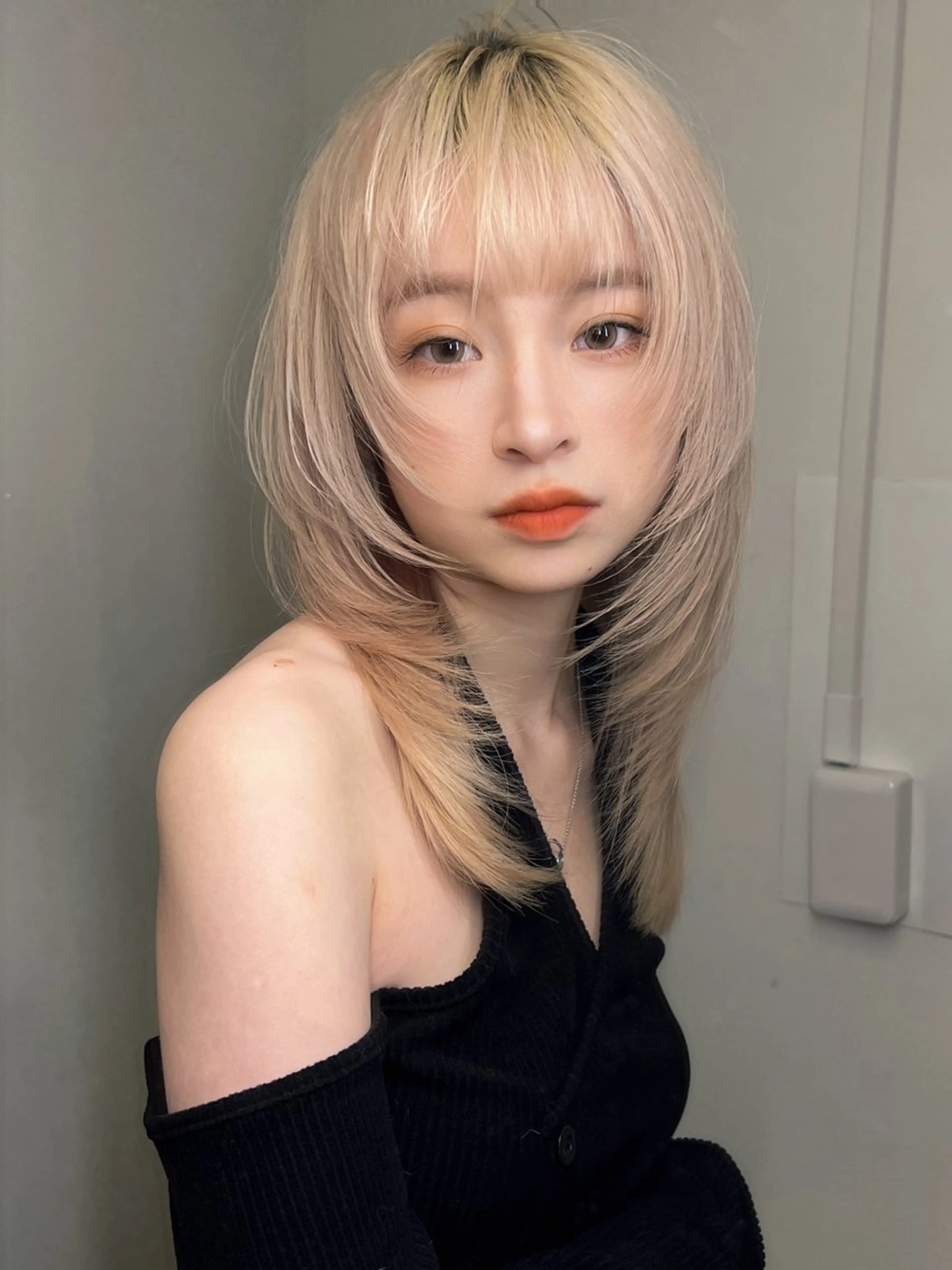 セミロング レイヤーカット シャギー Airi 韓国🫧 レイヤーカットのヘアスタイル