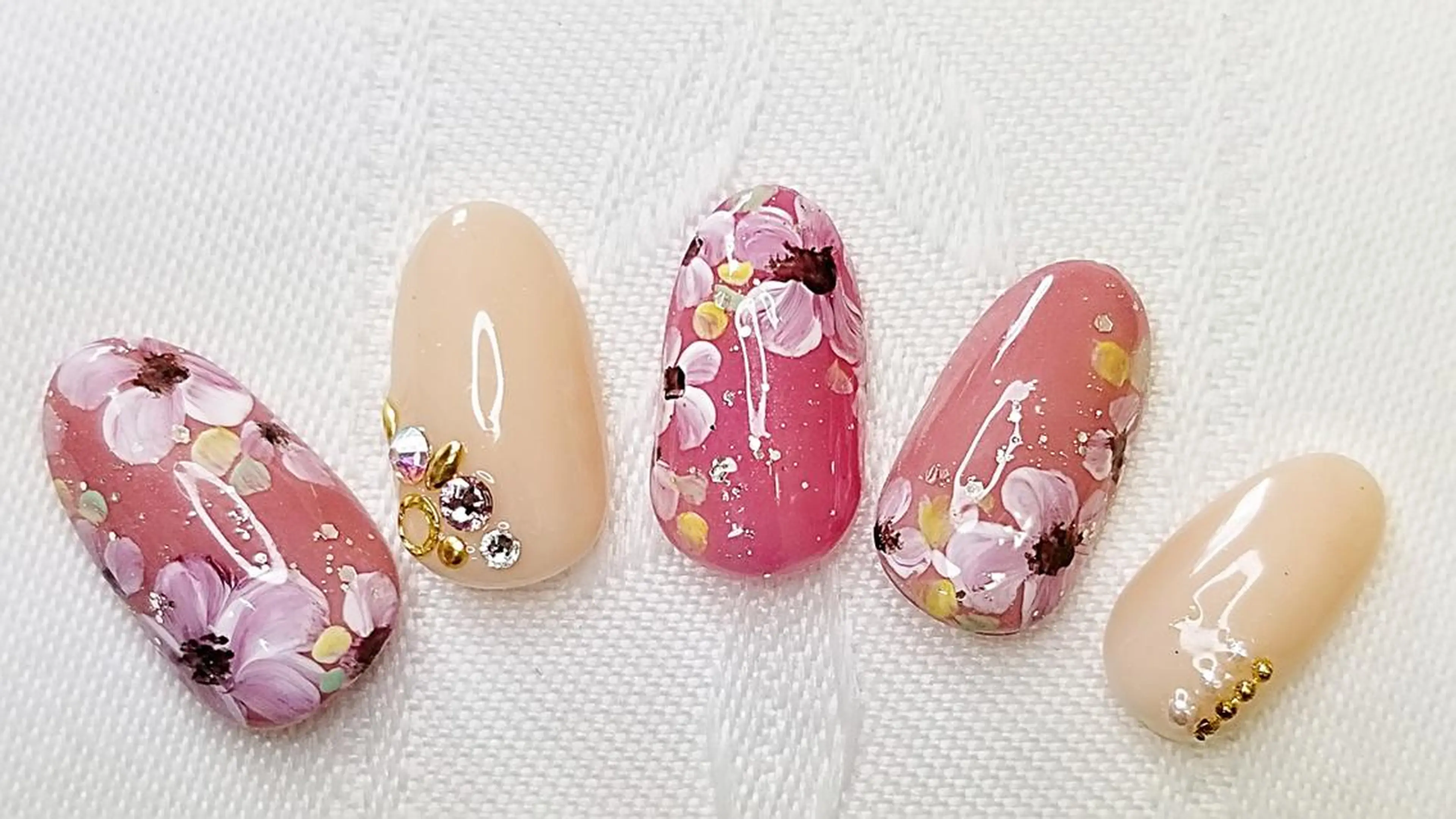 ネイル Kurara Sawadaのネイルデザイン