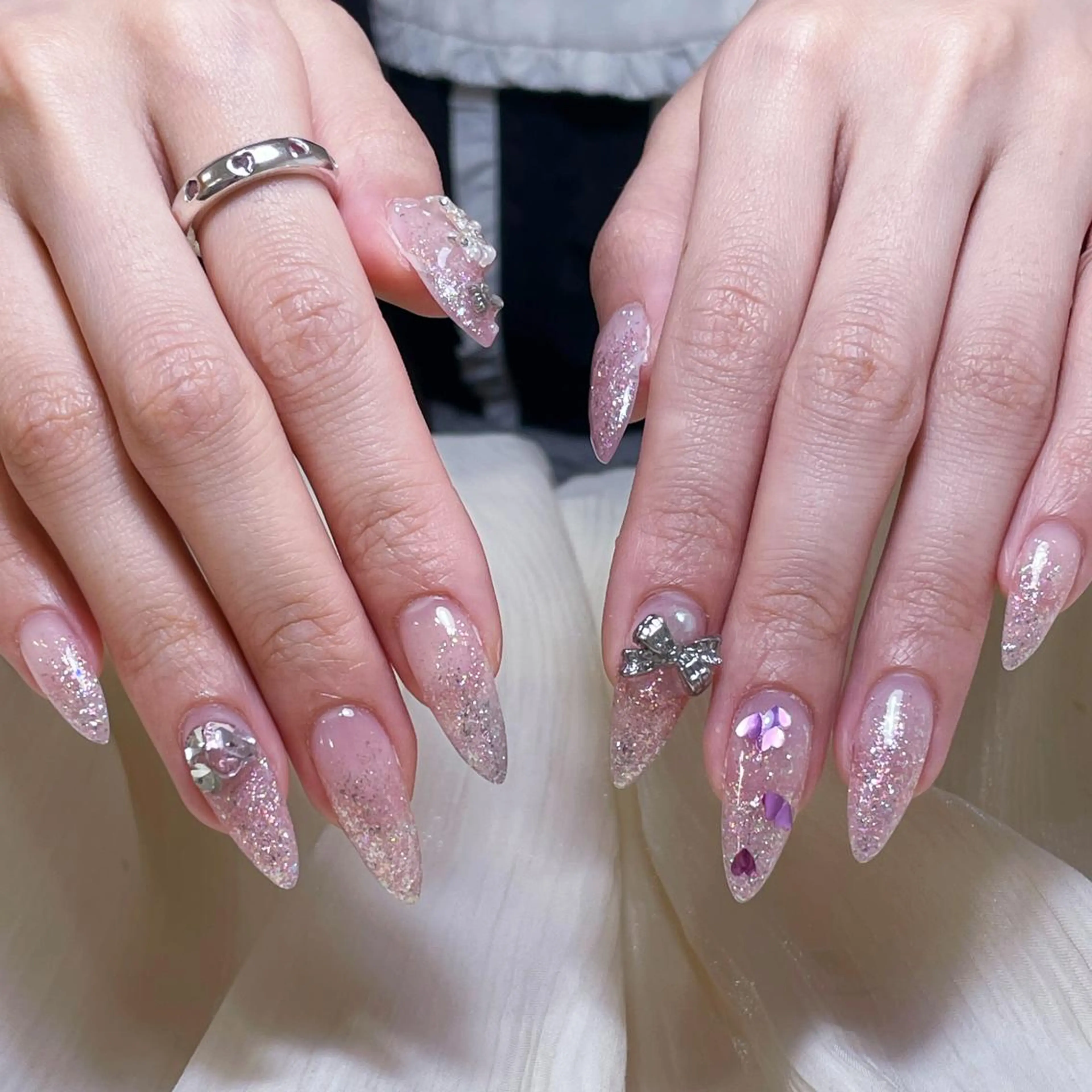 ネイル アートネイル オーロラネイル ガーリー キラキラネイル 韓国ネイル ハンドネイル DIAMOND 💅のネイルデザイン