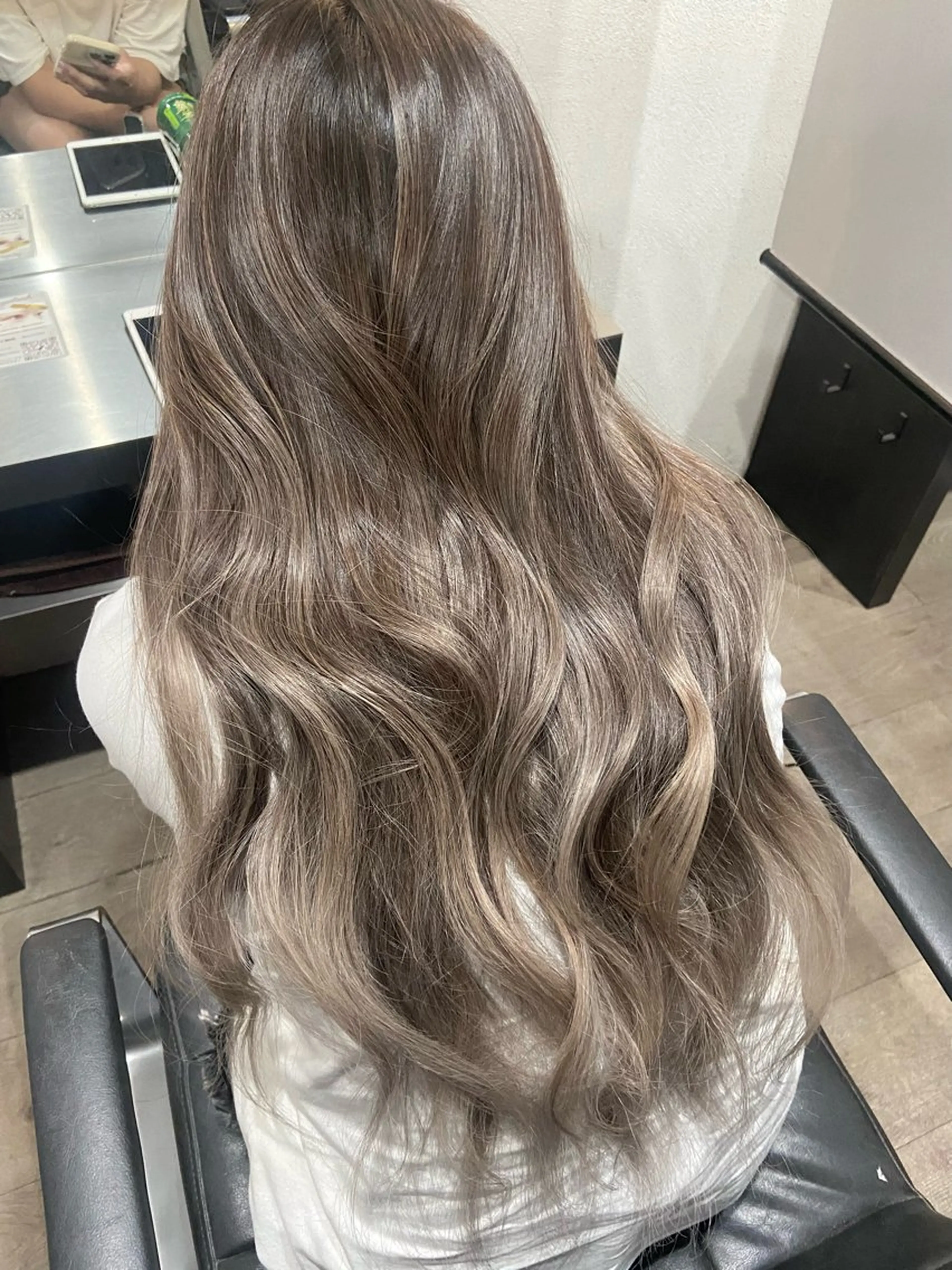 ロング 韓国風カラー ボブ 顔周りカット ハイライト 髪質改善 カット ヘアカラー marshu  梅田店所属・髪質改善 透明感×韓国風のヘアスタイル