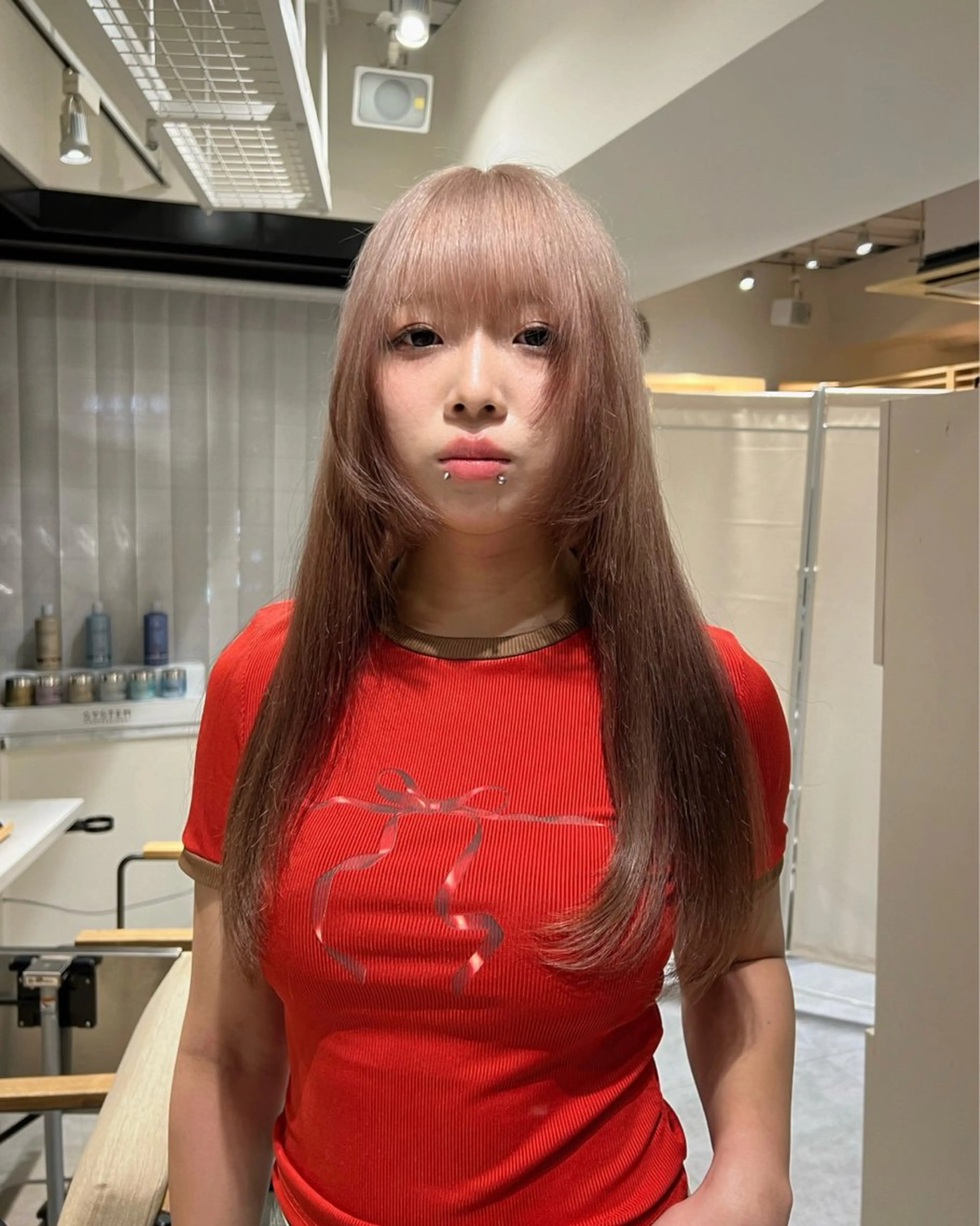 ミディアム 複雑履歴、デザイン 特化momoのヘアスタイル