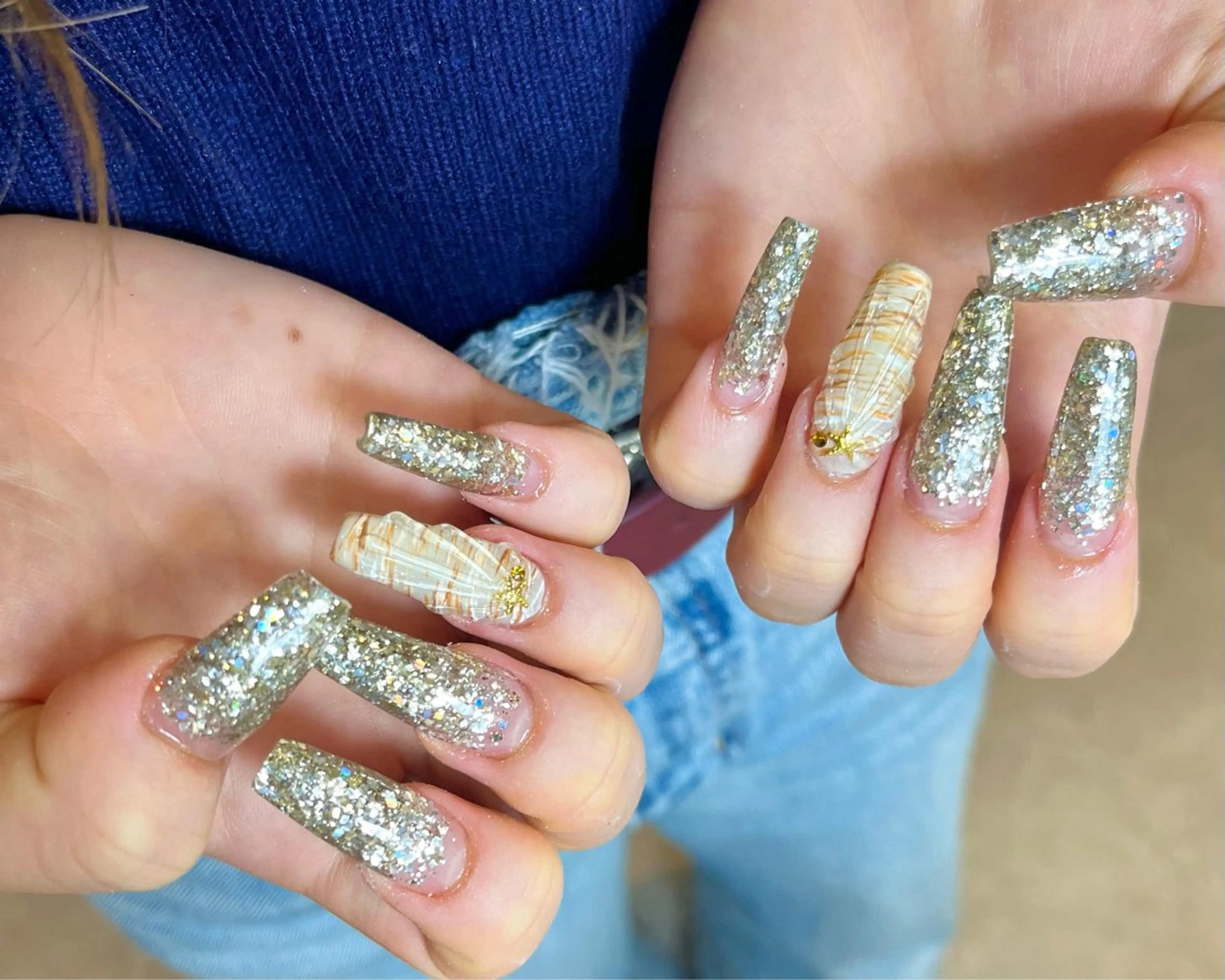 ネイル アートネイル 長さ出し ゴールド グラデーション キラキラネイル Salute本店 🦋仲原里佳のネイルデザイン