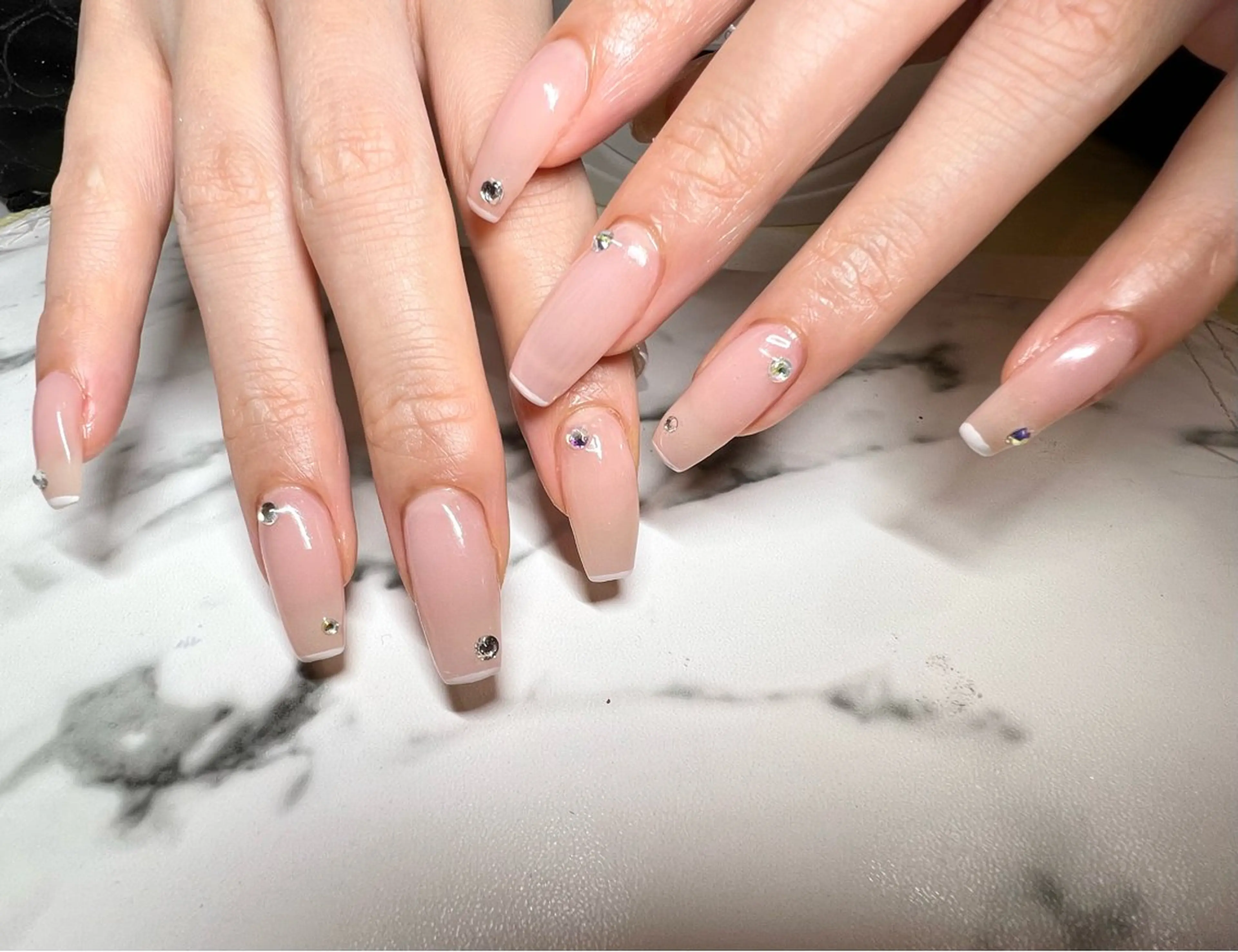 ネイル フレンチネイル ジェルネイル ロングネイル パラジェル 飛弾 シャキラのネイルデザイン