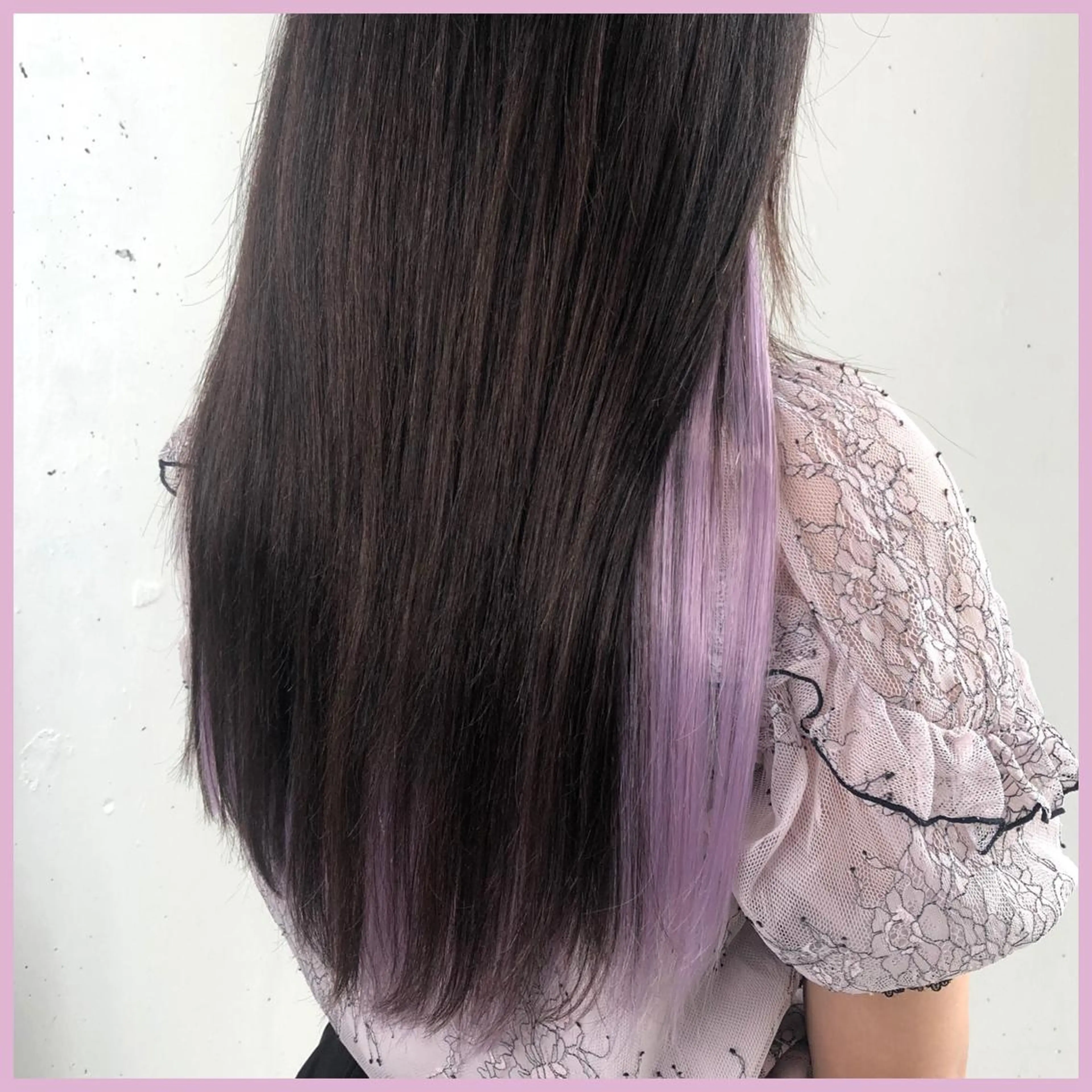 ロング カラー パーマ ヘアアレンジ 編み込みエクステ シールエクステ インナーカラー ラベンダーカラー ピンクカラー カット エクステ ヘアセット 八巻 晴香のヘアスタイル