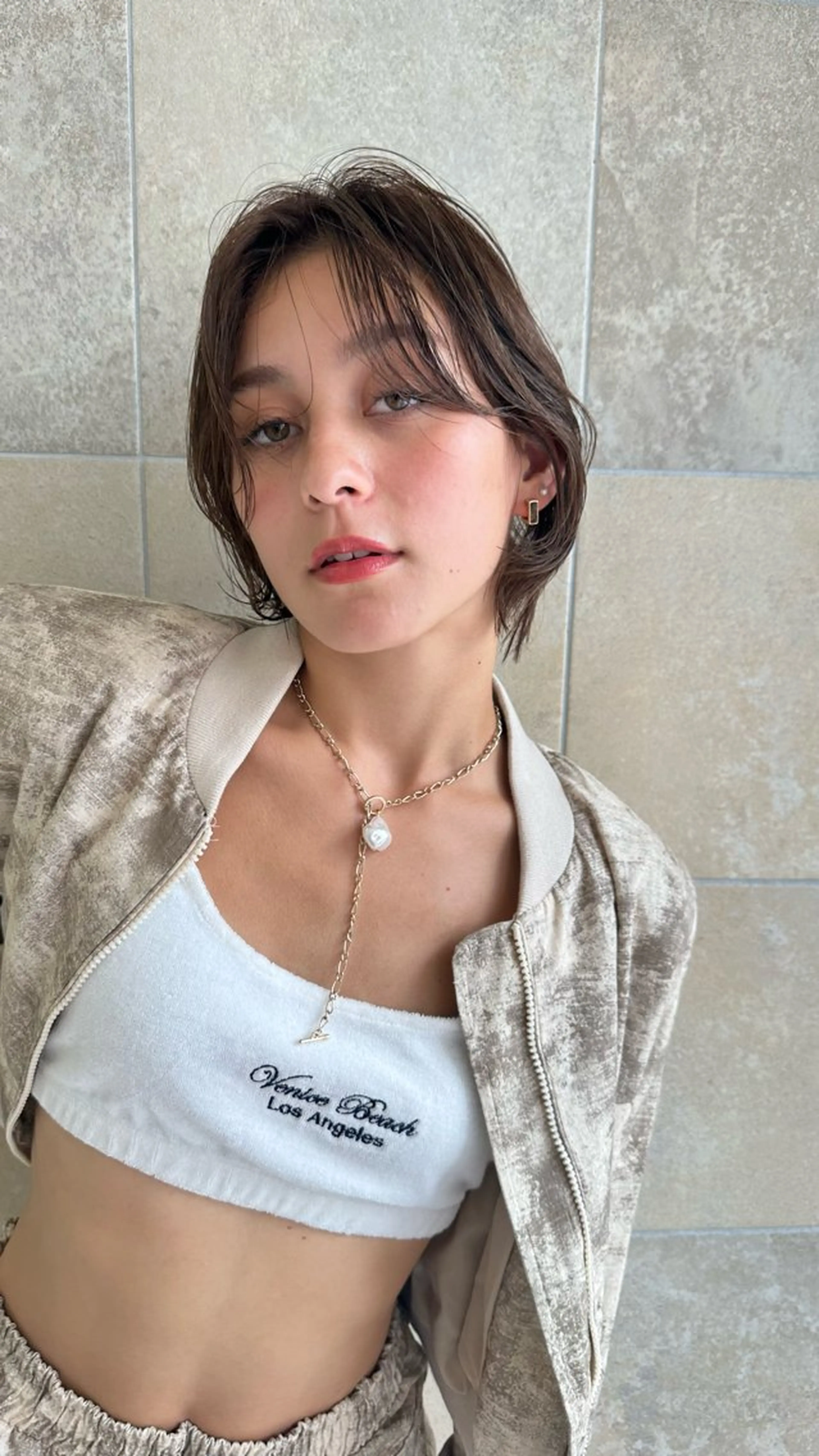 ショート カラー ショートヘア カット ヘアカラー ベージュ/インナー カラー🤍Rieのヘアスタイル