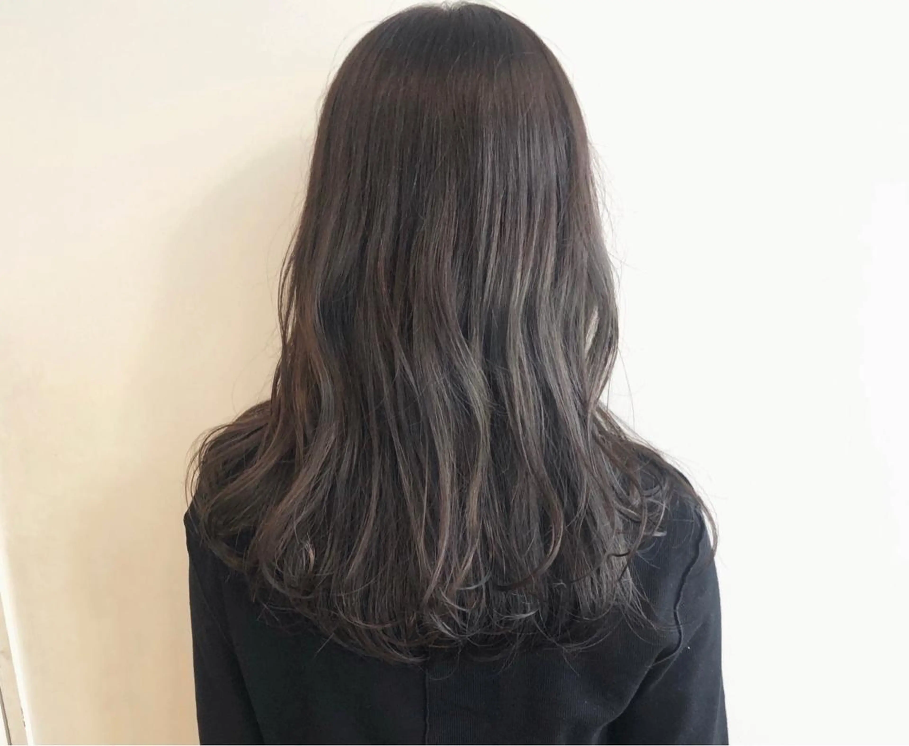 ロング カラー ブリーチ ダブルカラー グレージュ JINKIメンズ特化 メンズカットパーマのヘアスタイル