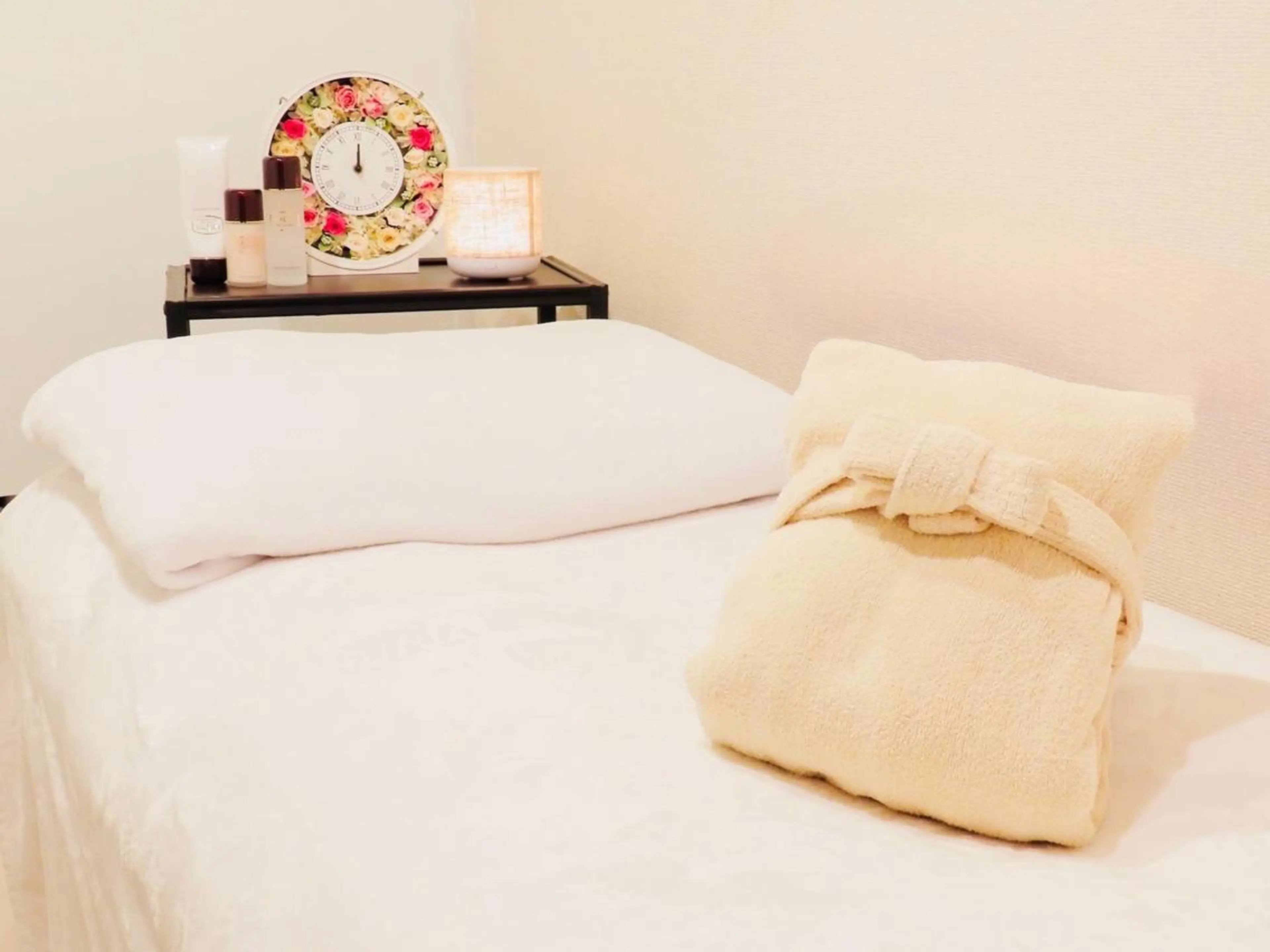 6万人の美肌実績🔥 最短ニキビ改善のエステ・リラクイメージ