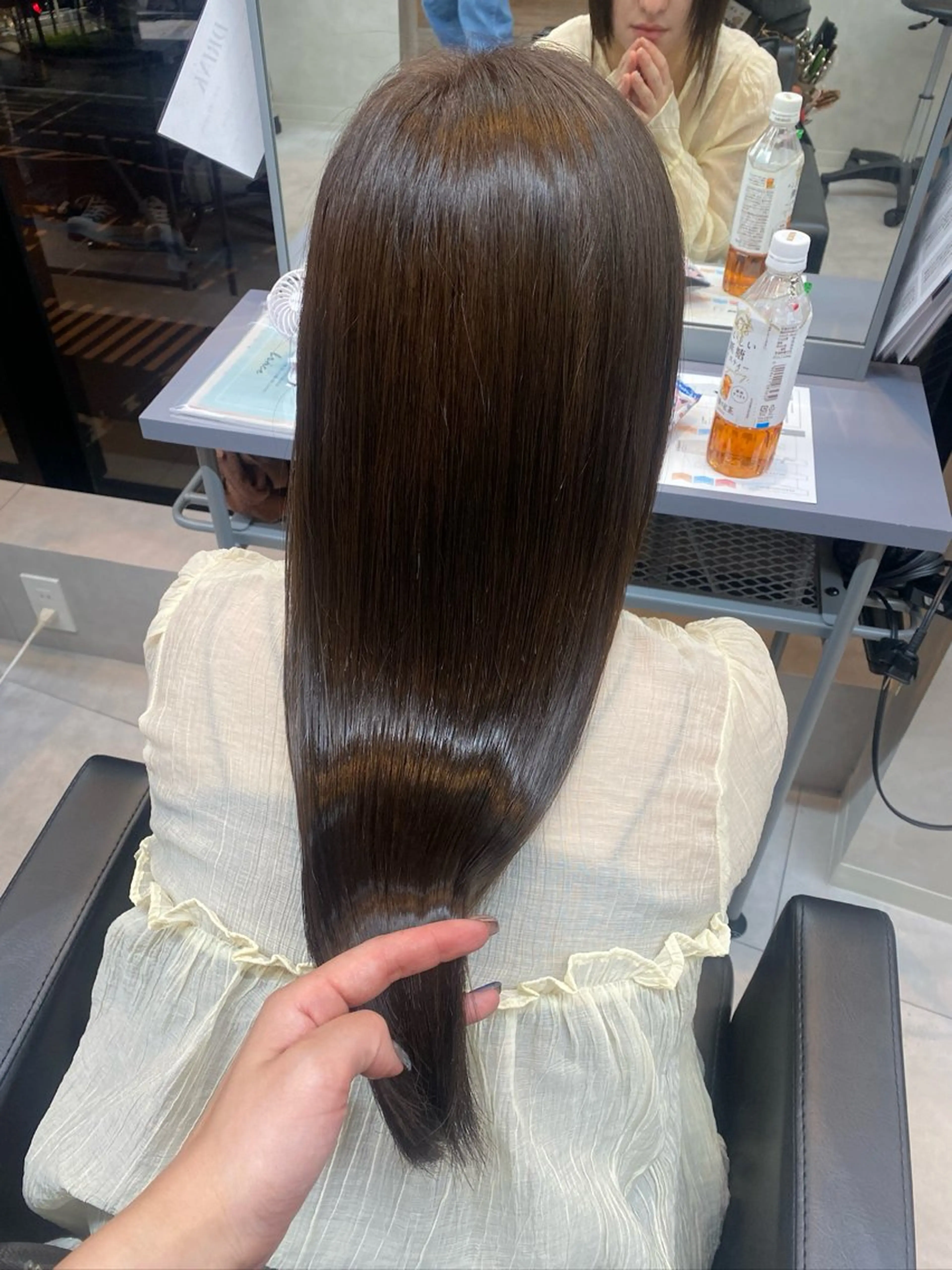ロング カラー ベージュ指名No1 加賀詩織のヘアスタイル