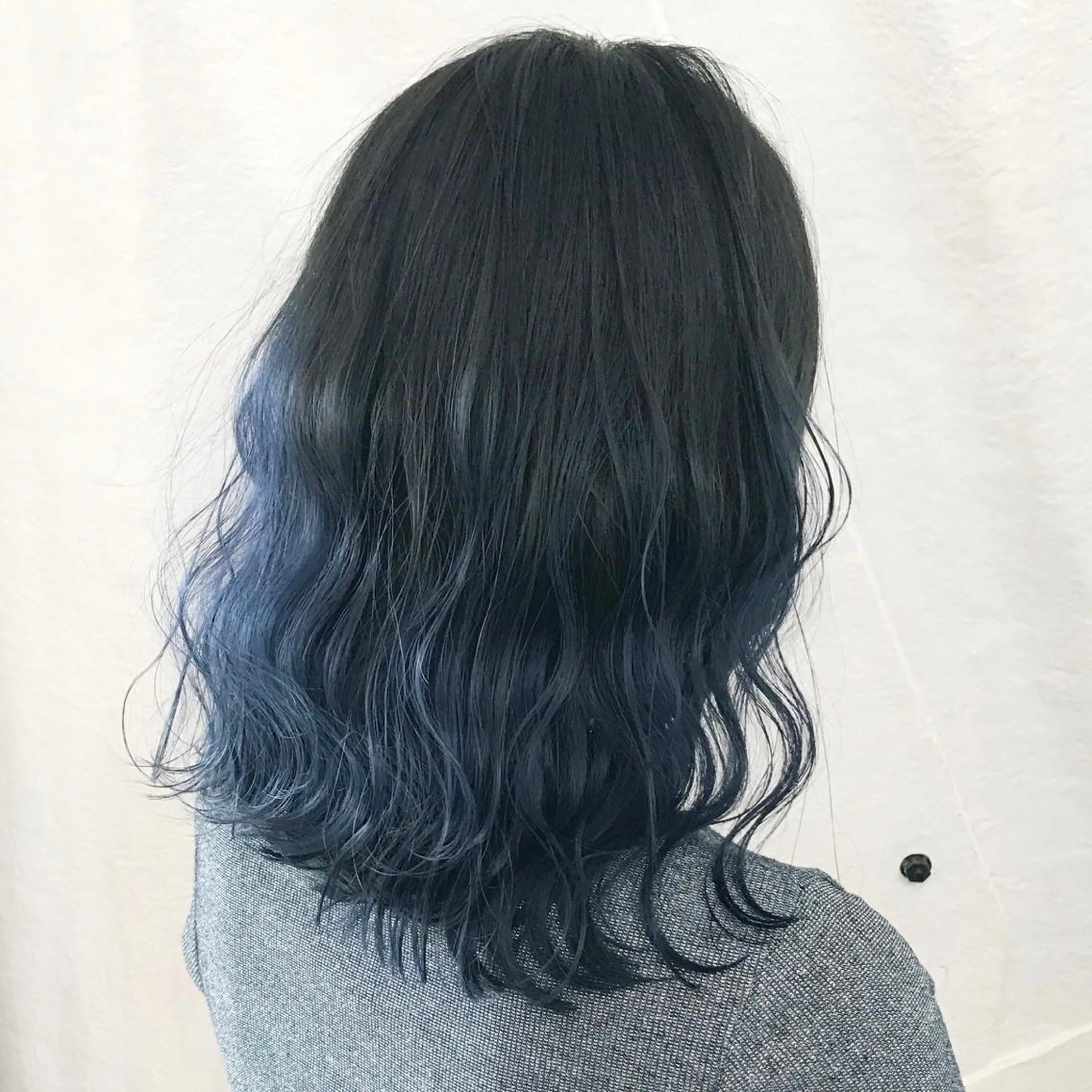 カラー ブリーチ ブルーカラー グラデーションカラー ネイビーカラー サロウィン所属・K-POP好き美容師 🇰🇷Kai.Yのヘアスタイル