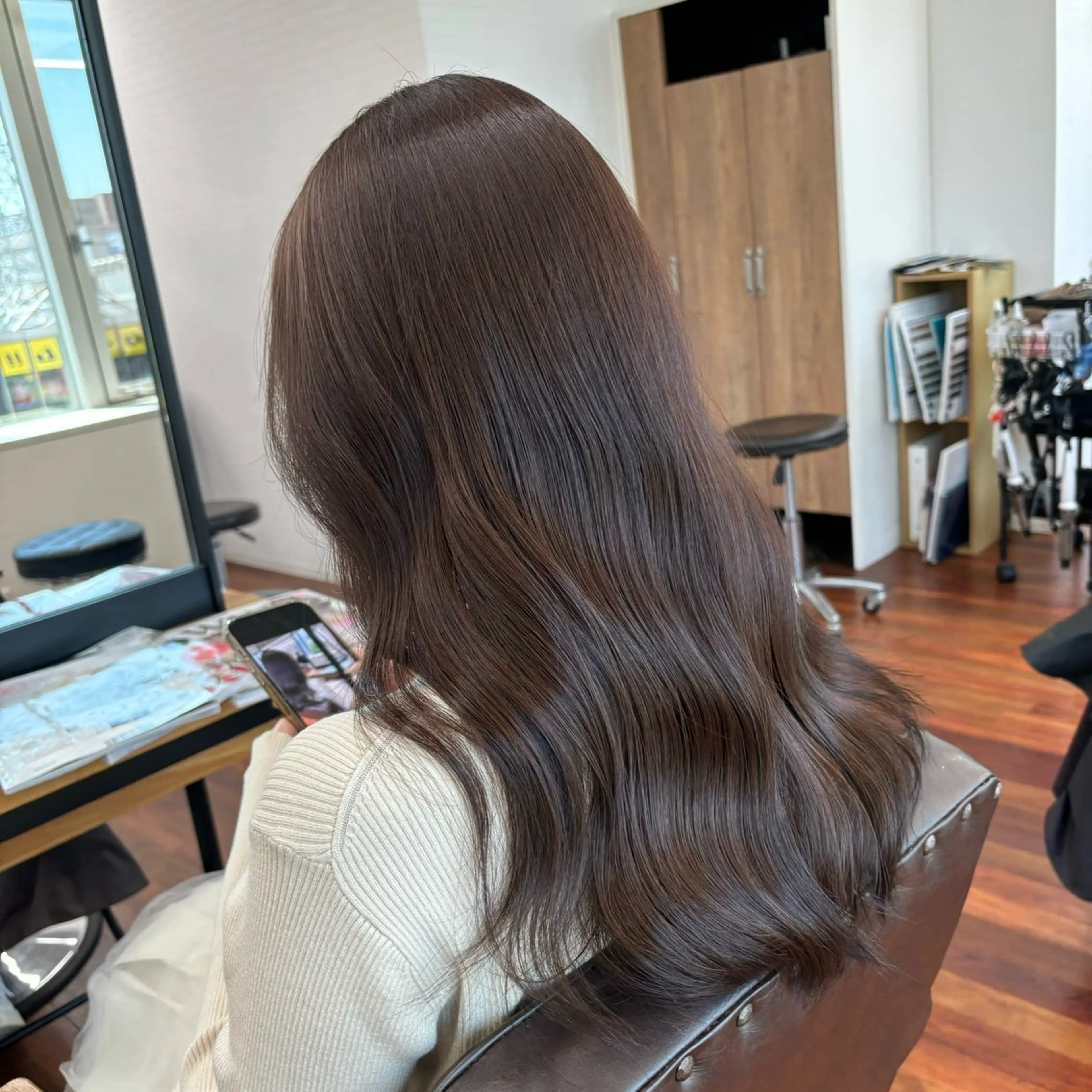 セミロング カラー ヘアアレンジ グランルッソ所属・岡山× バレイヤージュカラーのヘアスタイル