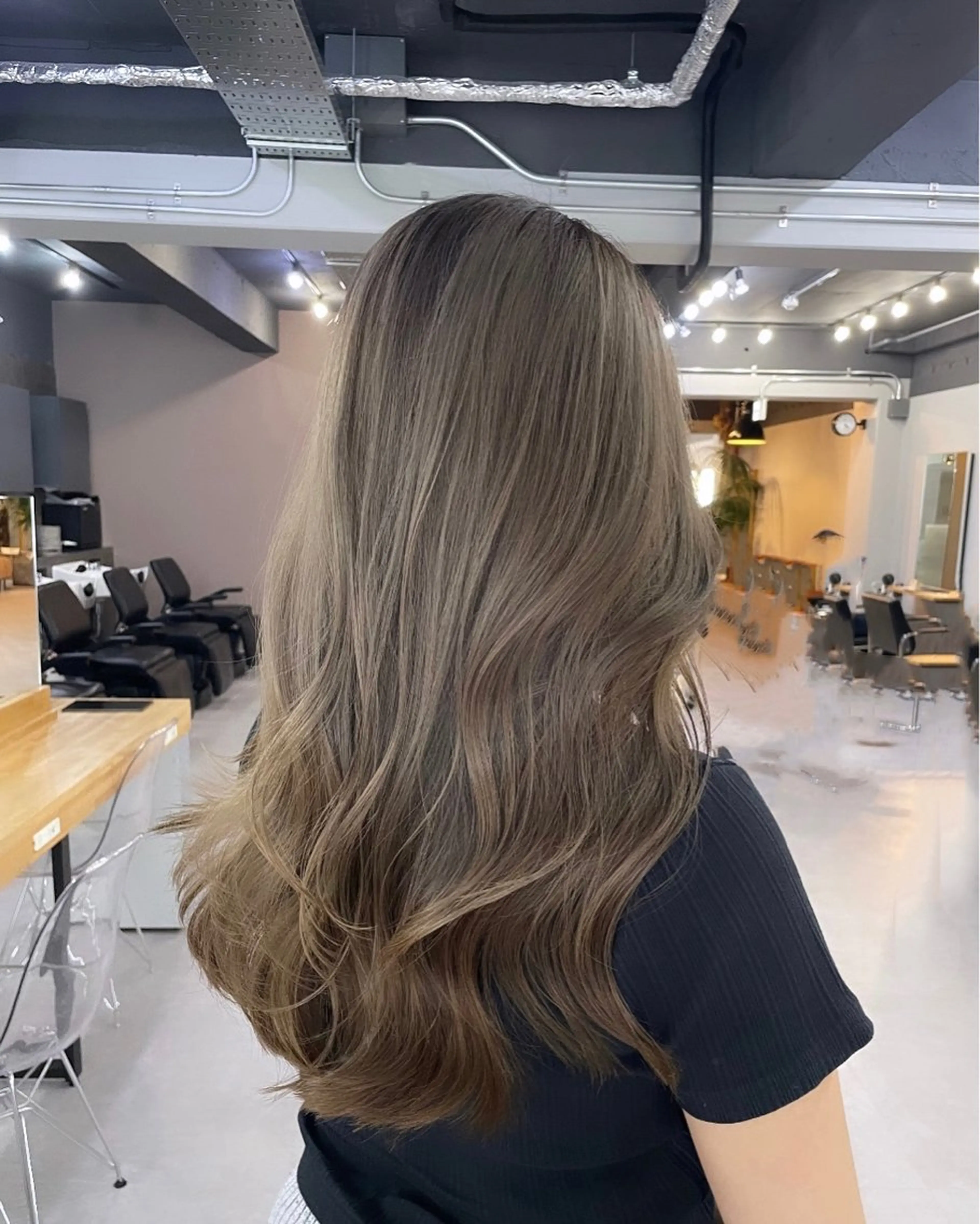 ロング カラー ヘアカラー ミルクティーベージュ ❤︎レイヤー　MIAのヘアスタイル