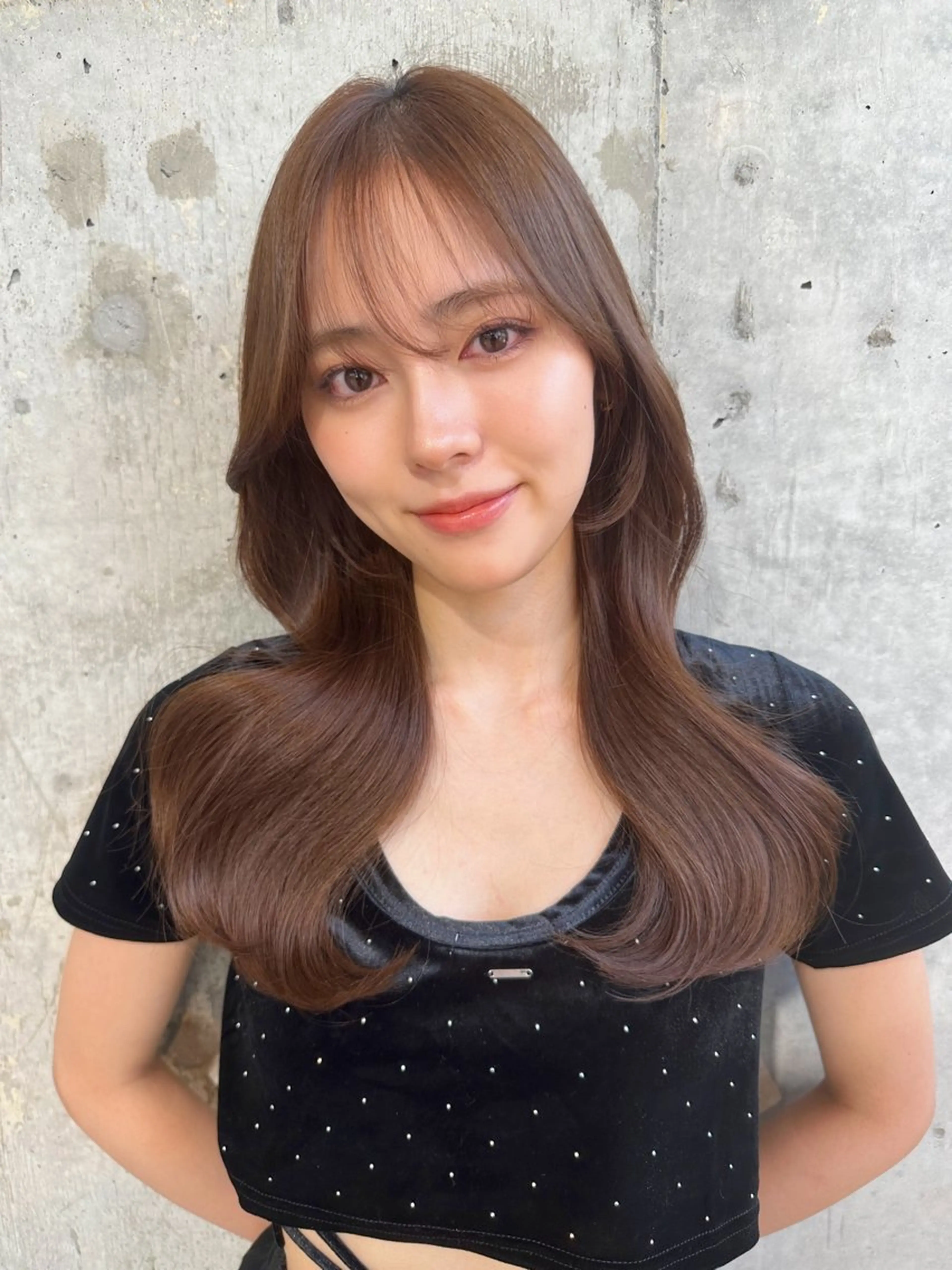 セミロング カラー ヘアアレンジ アッシュ ベージュカラー ブリーチ ケアブリーチ ショコラベージュ カット ヘアカラー トリートメント ヘアセット 韓国レイヤー/透明感 カラー/髪質改善角所のヘアスタイル
