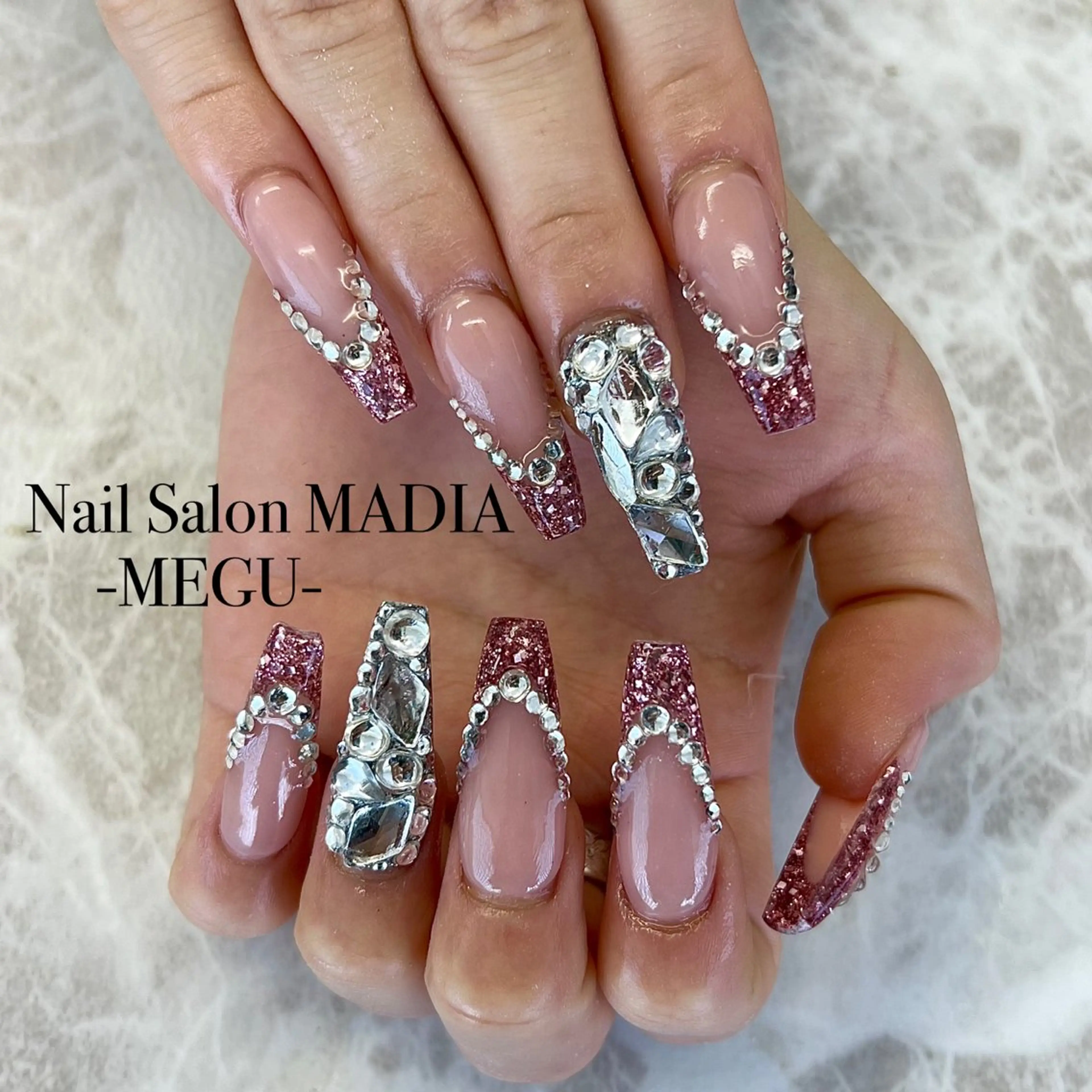 ネイル MADIA藤沢所属・MADIA MEGUのネイルデザイン