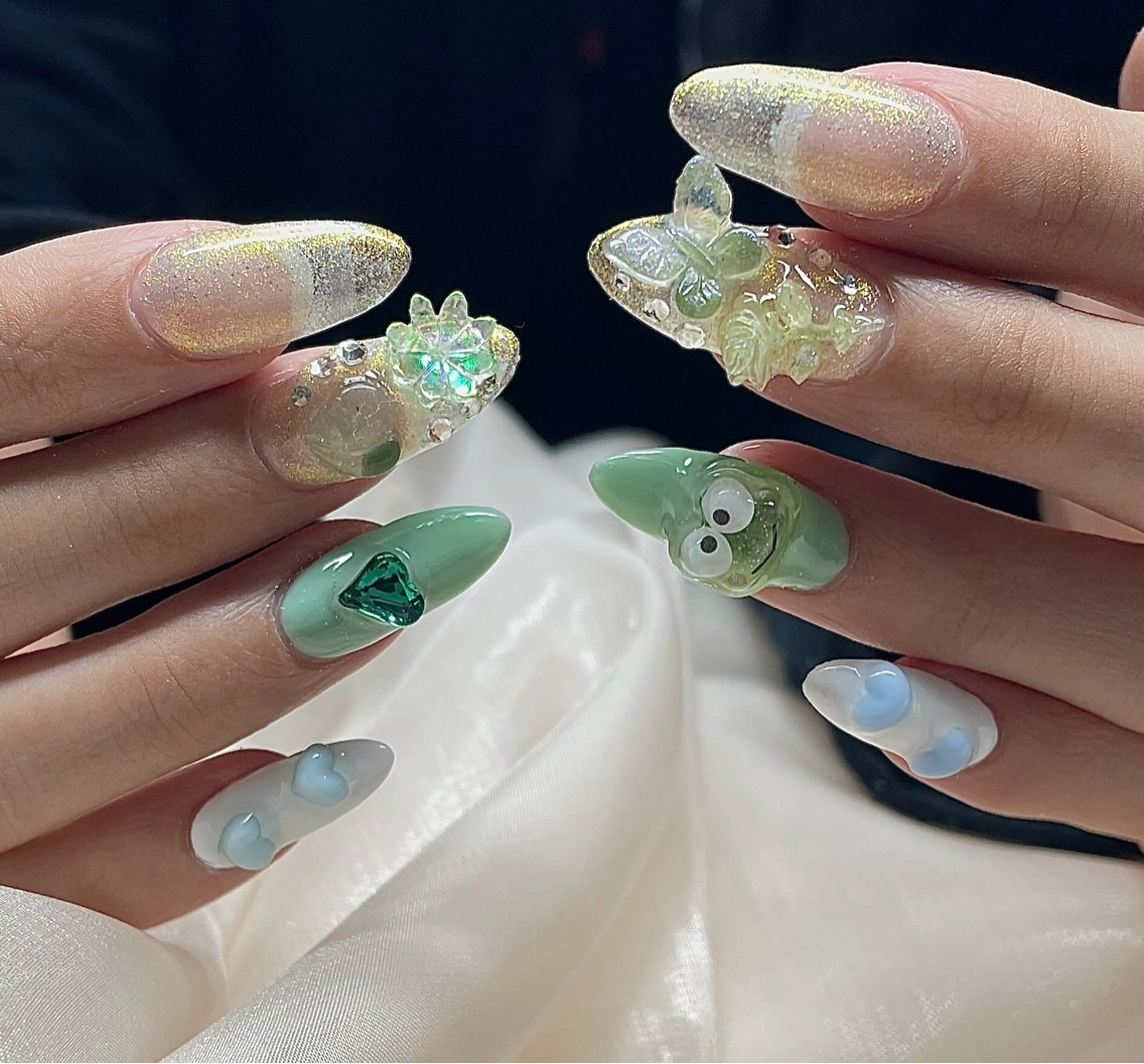 ネイル ハンドネイル Dea 心咲のネイルデザイン