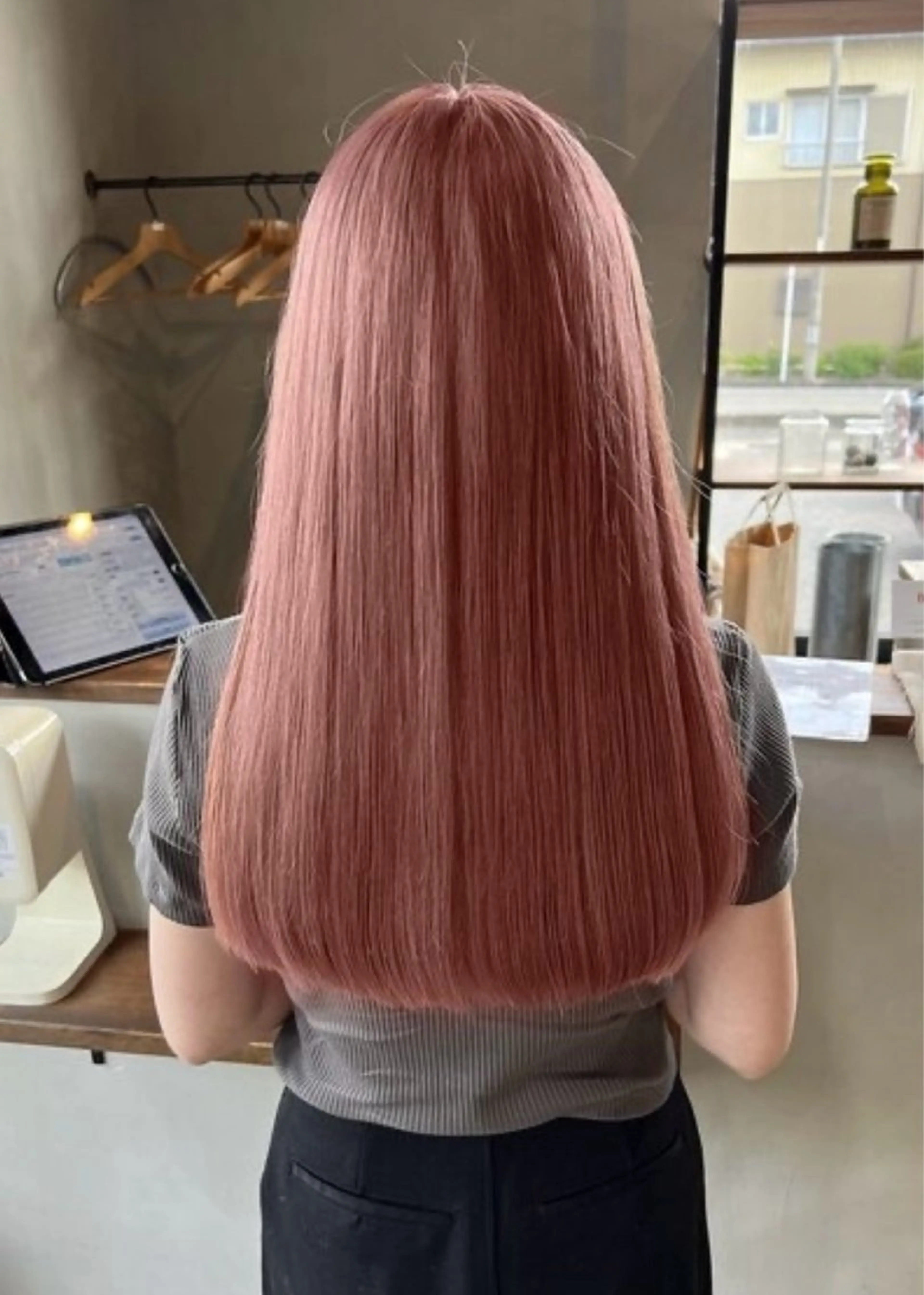 ロング カラー 🎨ハイトーン/ デザインカラー 内藤のヘアスタイル