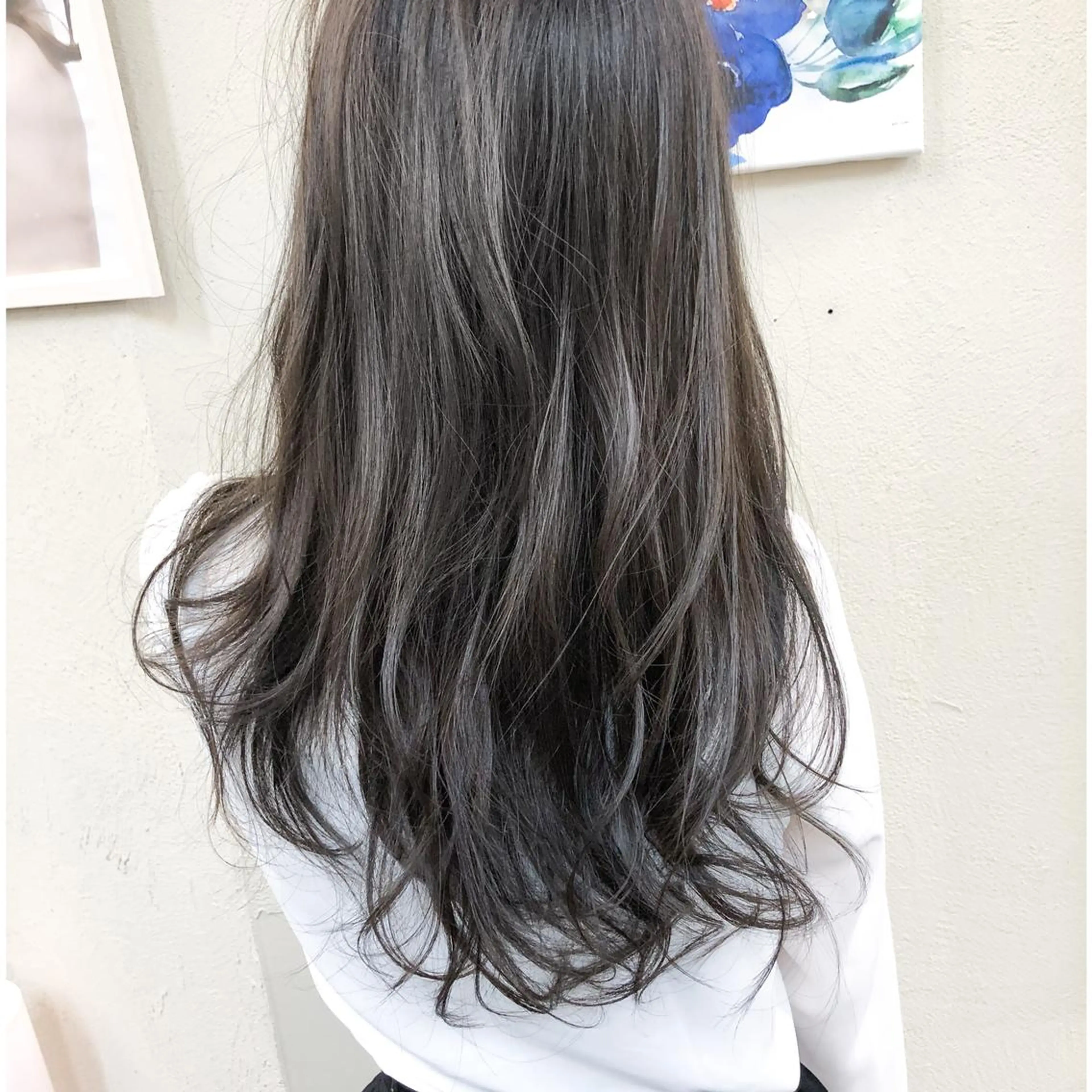 ロング カラー ヘアアレンジ アッシュ アッシュグレー バレイヤージュ ベージュカラー ブリーチ 髪質改善&韓国風特化 型サロン ミシェリーのヘアスタイル