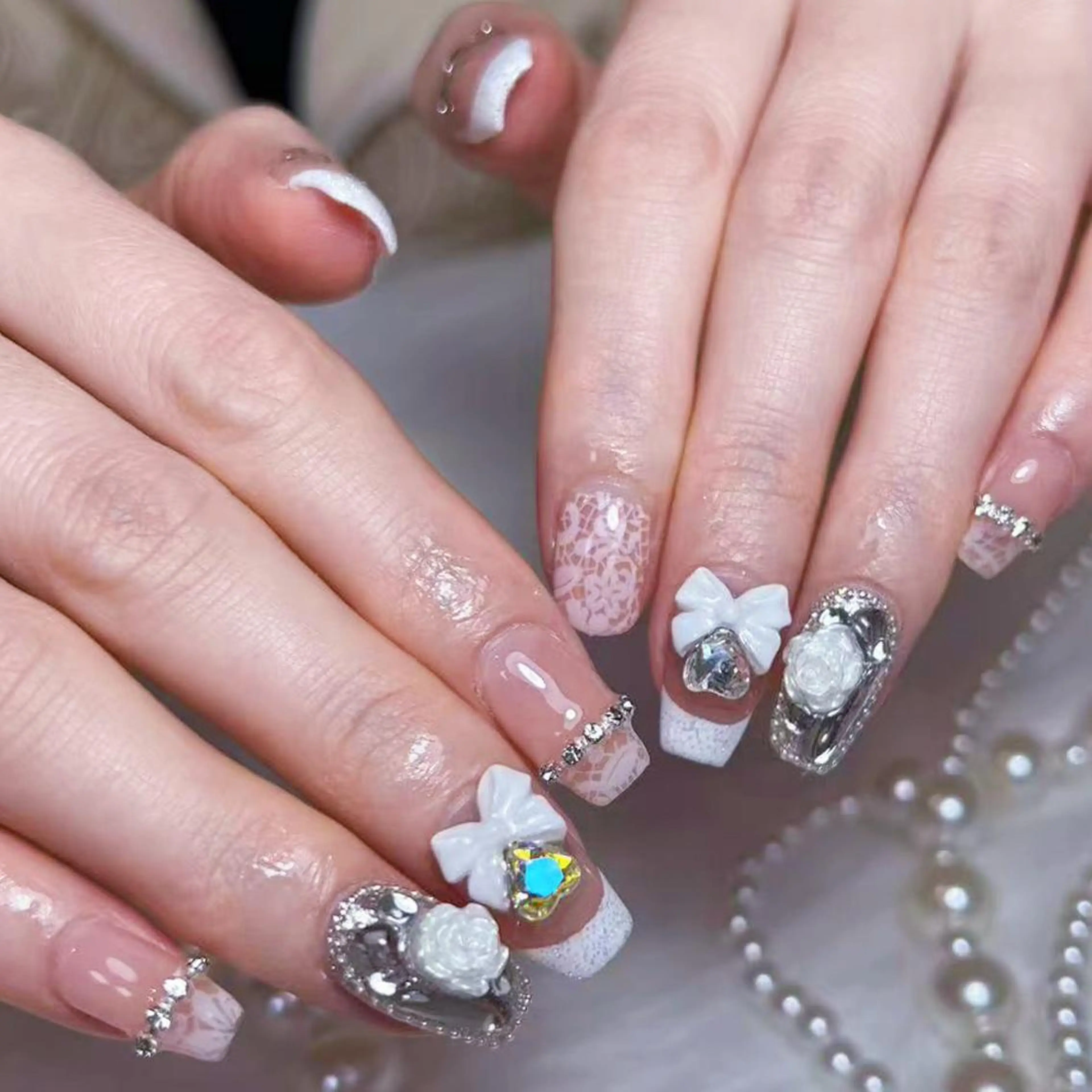 ネイル アートネイル オーロラネイル ガーリー キラキラネイル 韓国ネイル Nail Monsterのネイルデザイン