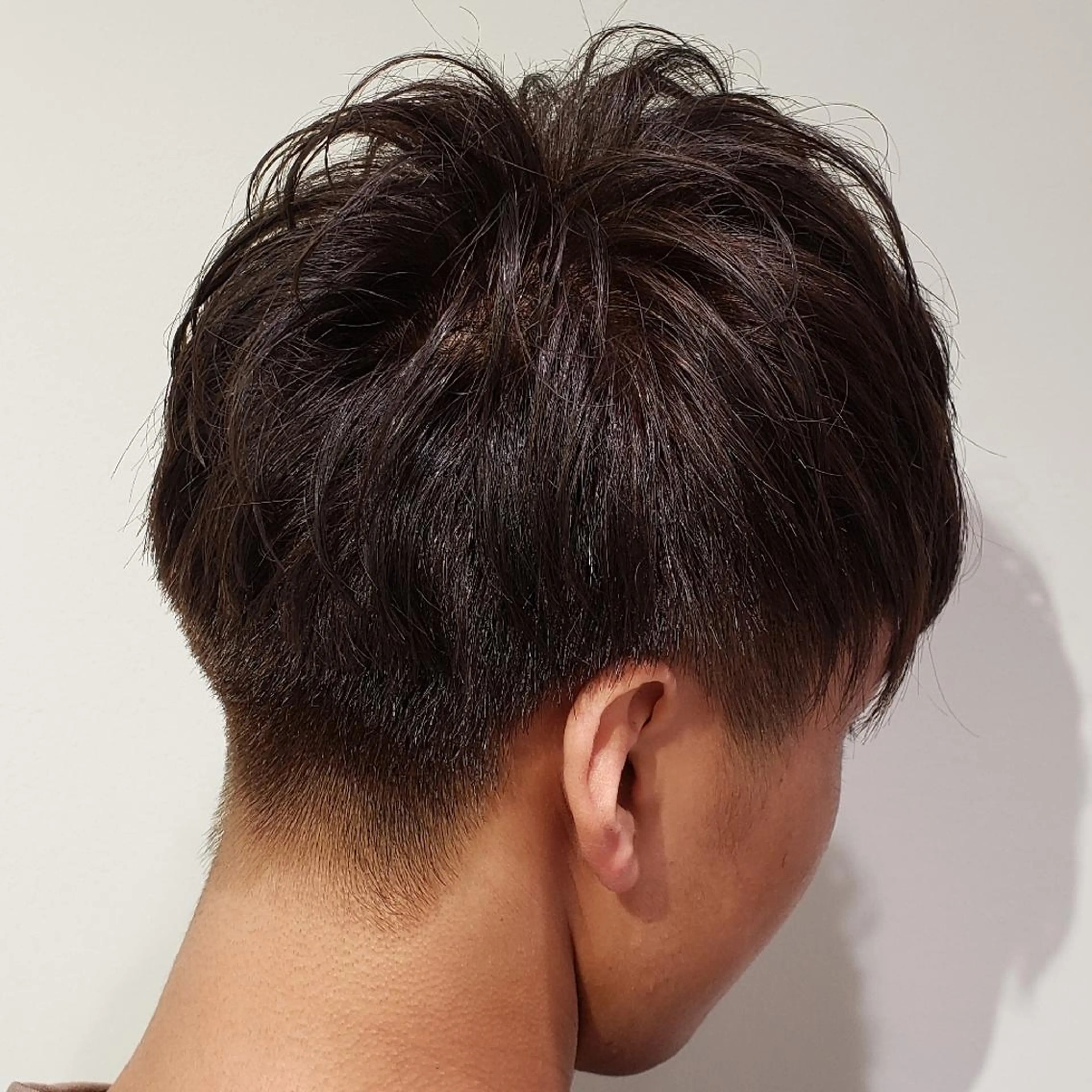 メンズ パーマ カラー マッシュ メンズパーマ ツーブロック 刈り上げ アッシュ 染野 匠のヘアスタイル