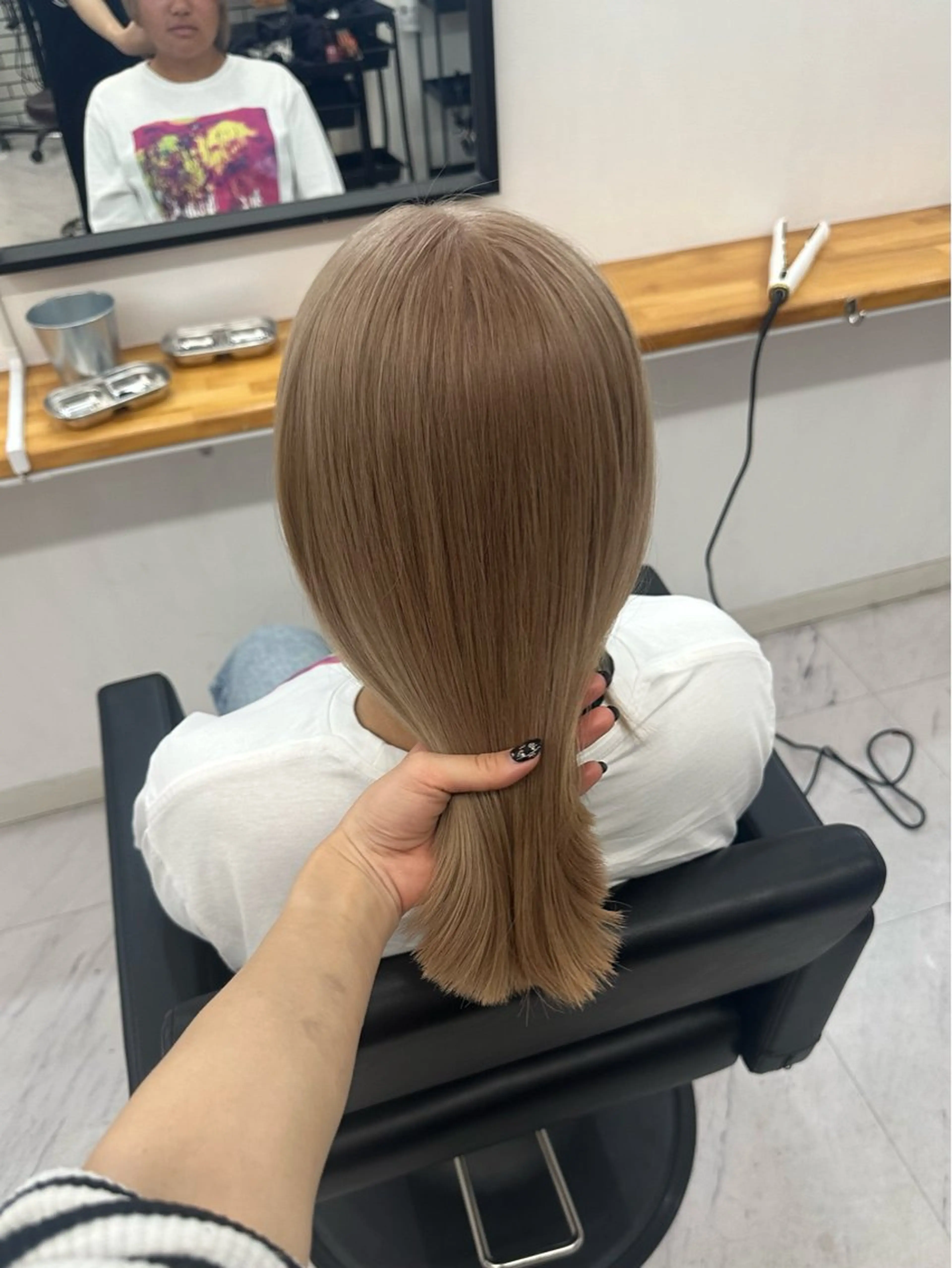 ロング カラー ベージュカラー ブリーチ ブロンド ブロンドベージュ ヘアカラー トリートメント GiseL宗像 HiROEのヘアスタイル