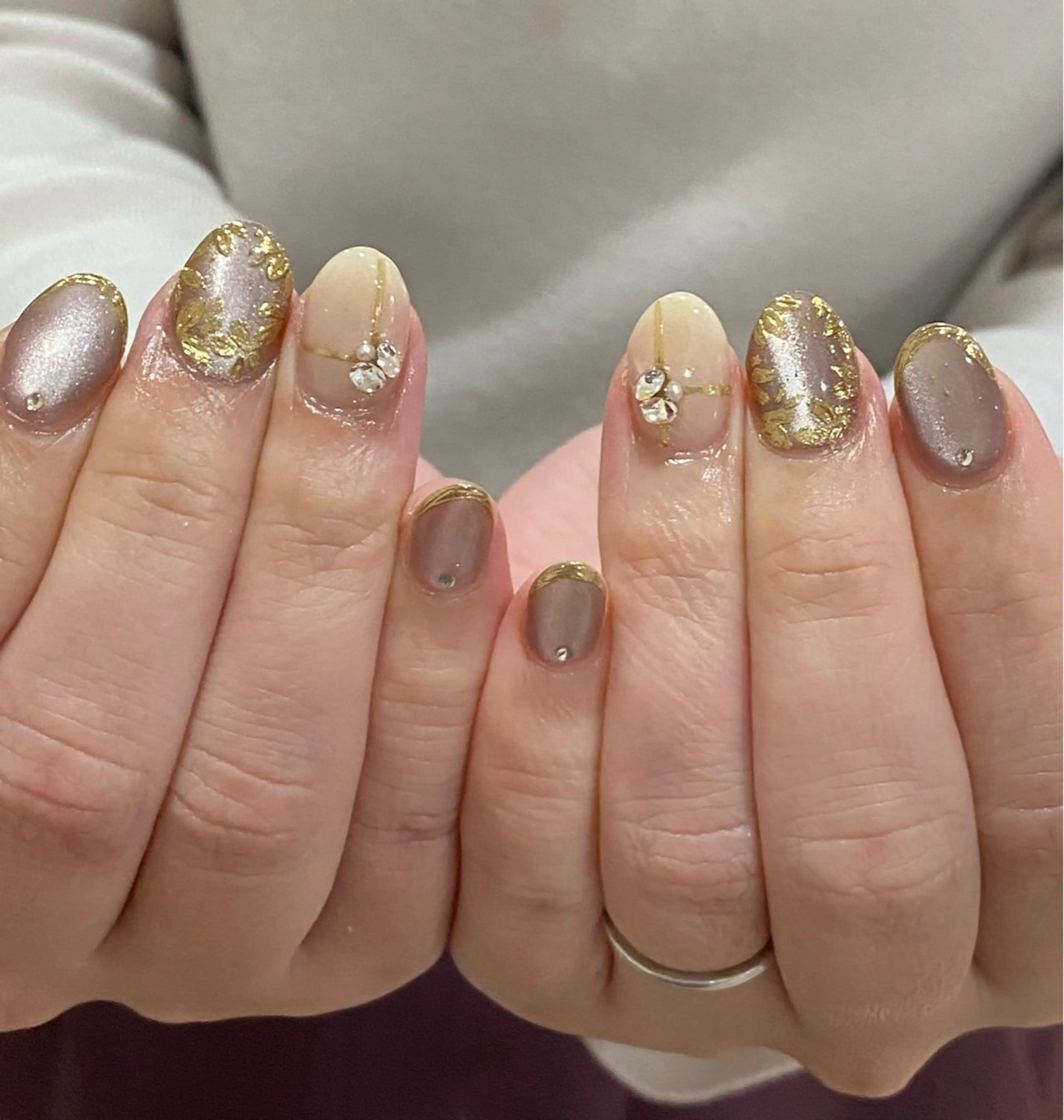 ネイル フレンチネイル ゴールド グラデーション 氷ネイル・うるうるネイル 韓国ネイル ハンドネイル Bianca 栄店 Nishikawaのマツエク・マツパデザイン