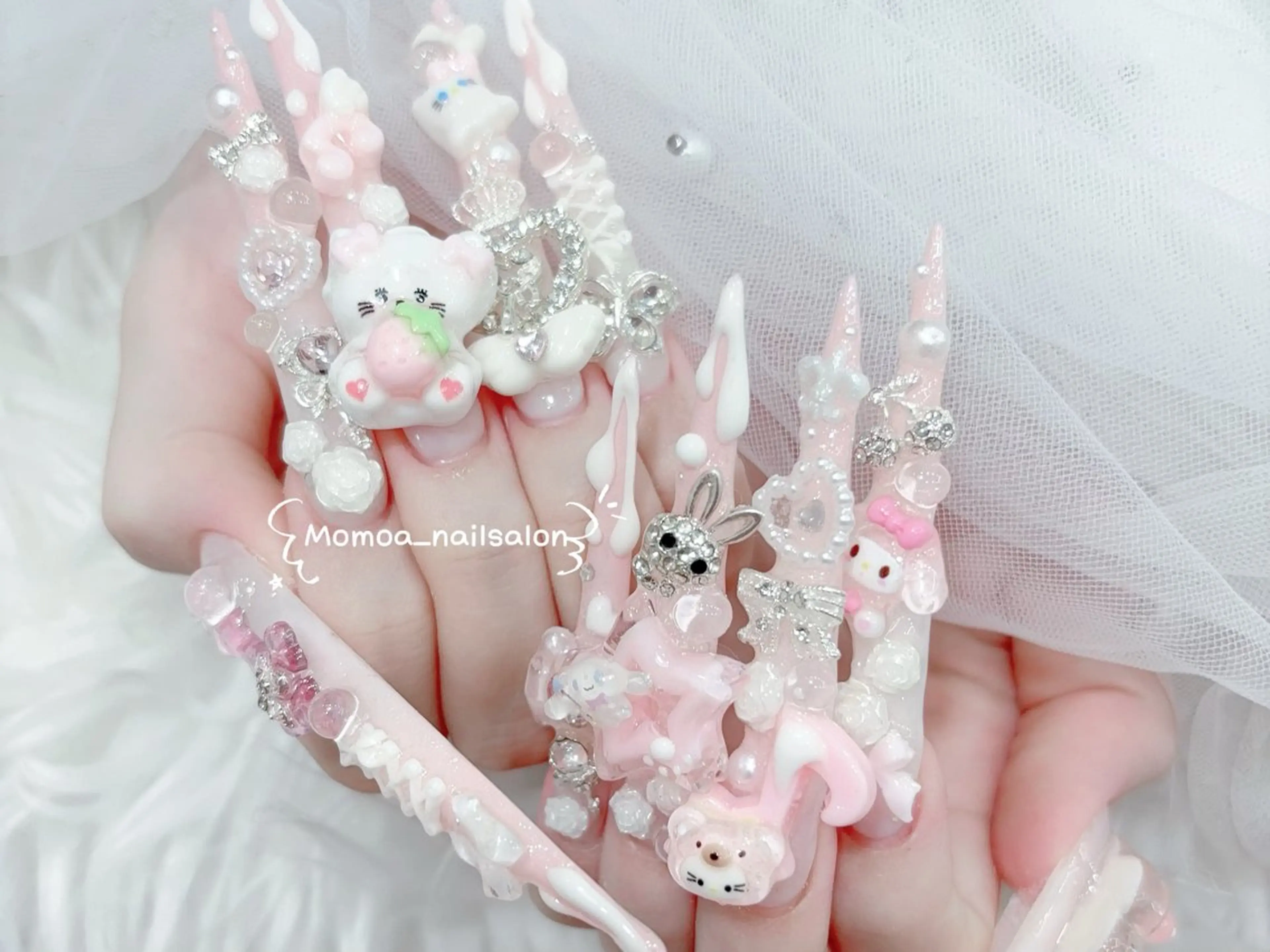 ネイル 成人式 ロングネイル マグネットネイル 大理石ネイル(マーブル) リボン ハンドネイル MoMoA Nail ネイル長さ出し専門店のネイルデザイン