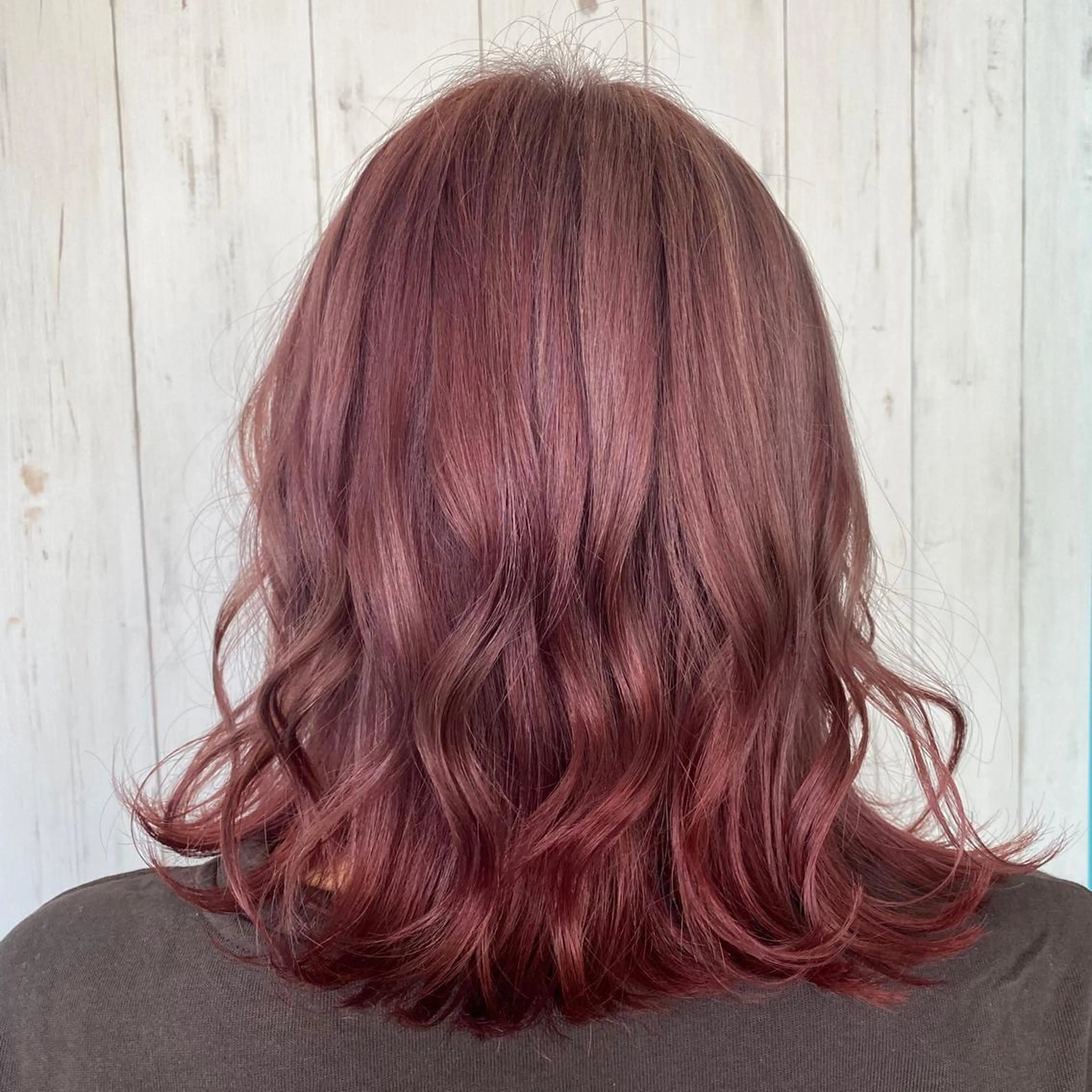 ミディアム カラー ベージュカラー ブリーチ ピンクカラー ピンクベージュ 透明感カラー🌈 菊池 結衣のヘアスタイル