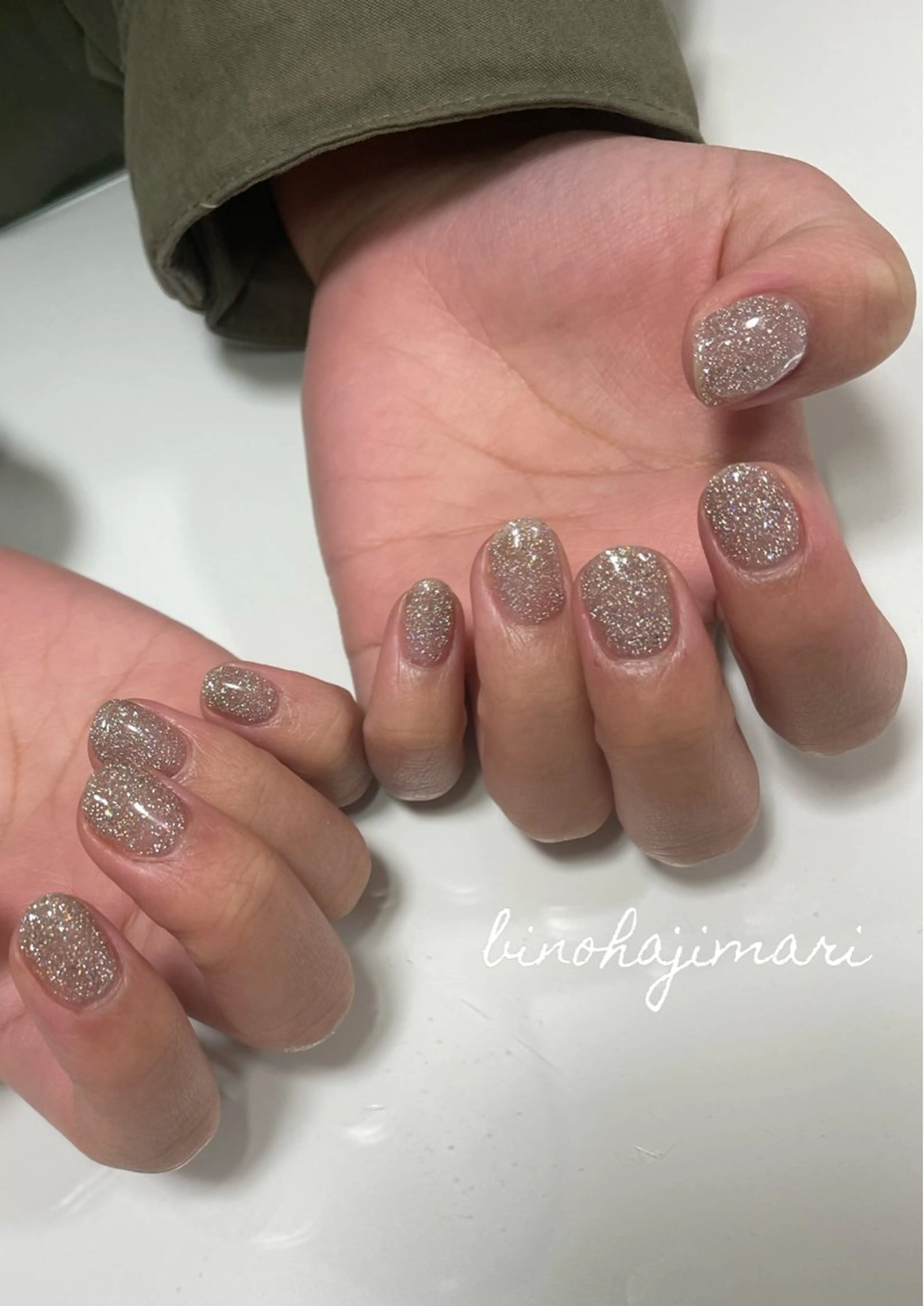ネイル アートネイル ブラウン フラッシュネイル ラメ(グリッター) シルバー ♡Bivi♡自爪に 優しいネイルサロンのネイルデザイン
