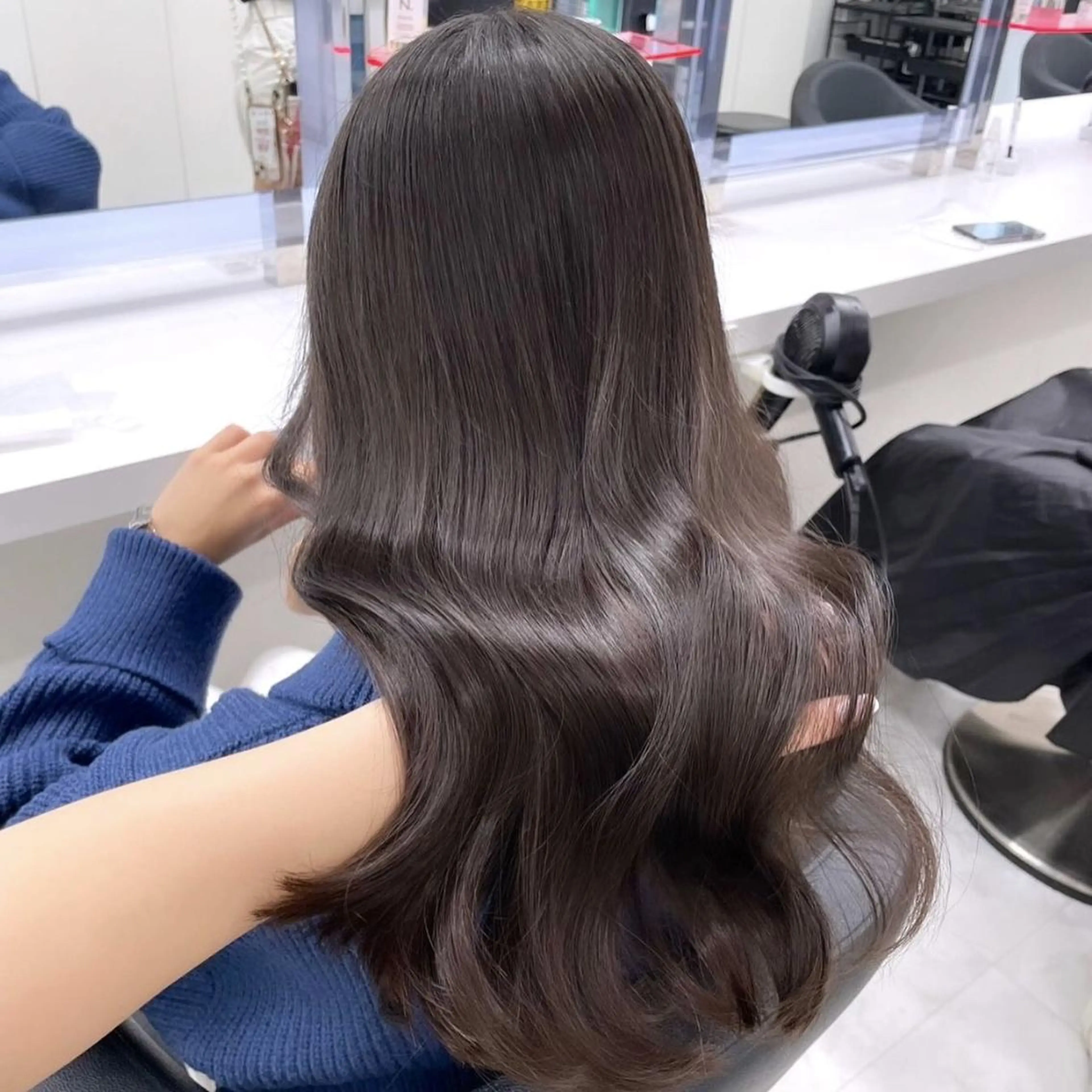 ロング カラー 🦋重くない暗髪🦋 Hana🦋のヘアスタイル