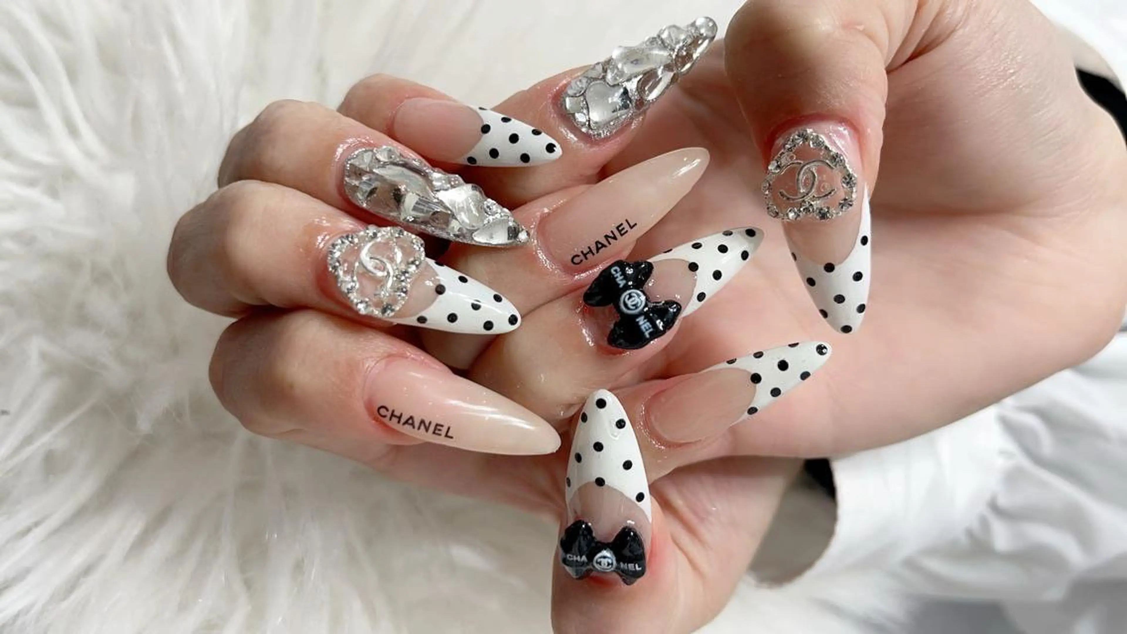 ネイル 菲菲ネイルサロン所属・FF フィフィネイルサロンのネイルデザイン