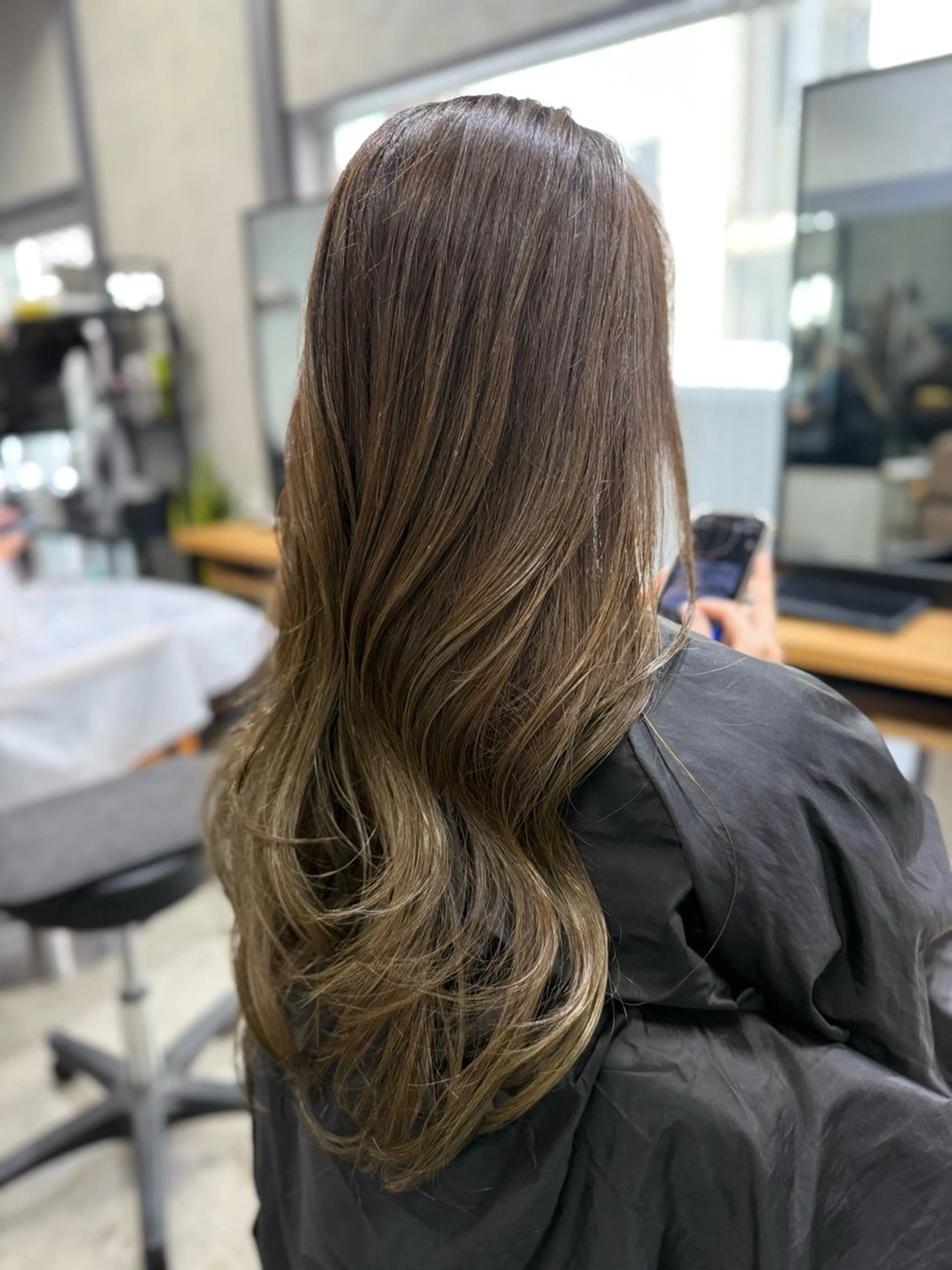 ロング カラー レイヤーカット AIRI layer cut hairのヘアスタイル
