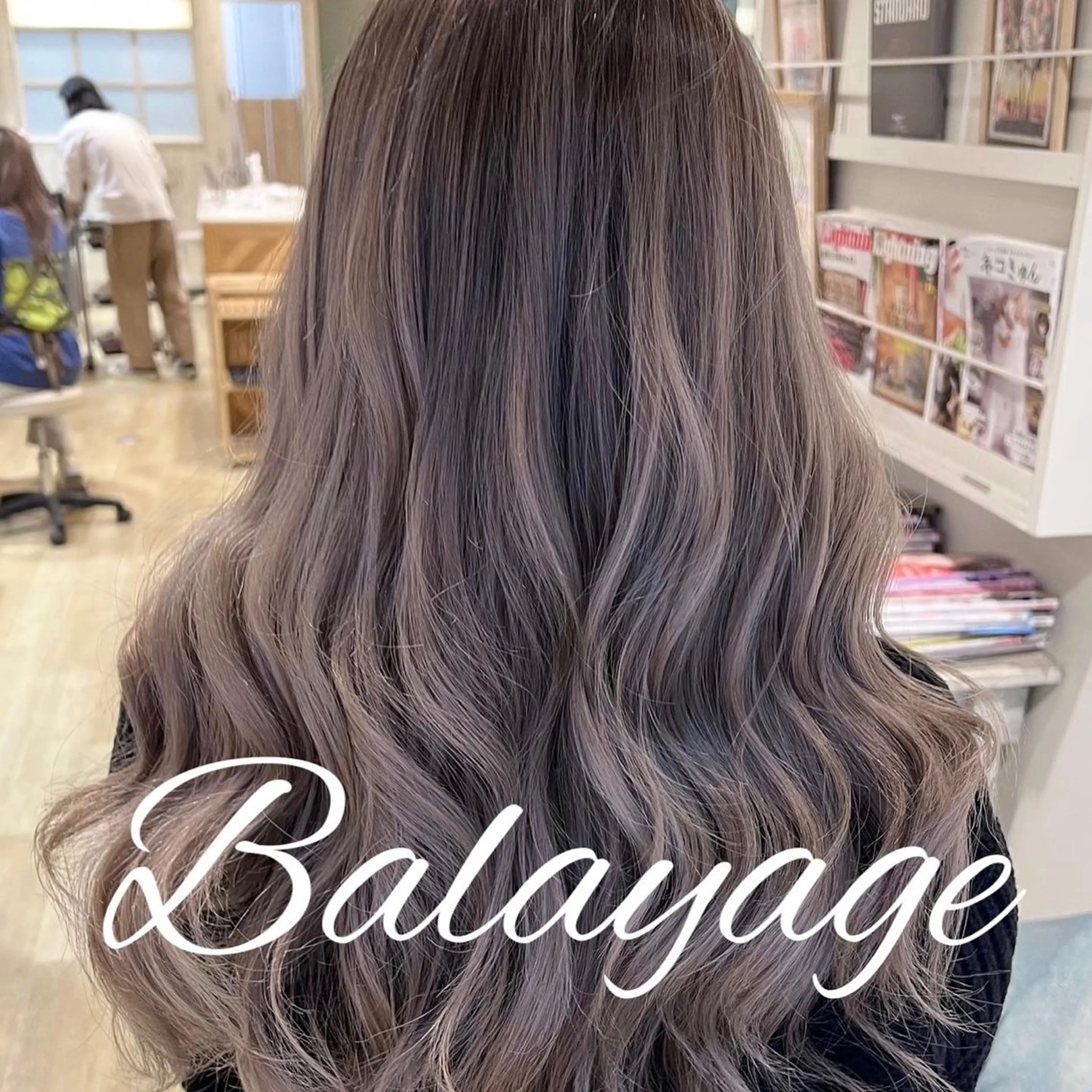 ロング レイヤーカット 渋谷ハイトーン/ デザインカラー阿部のヘアスタイル