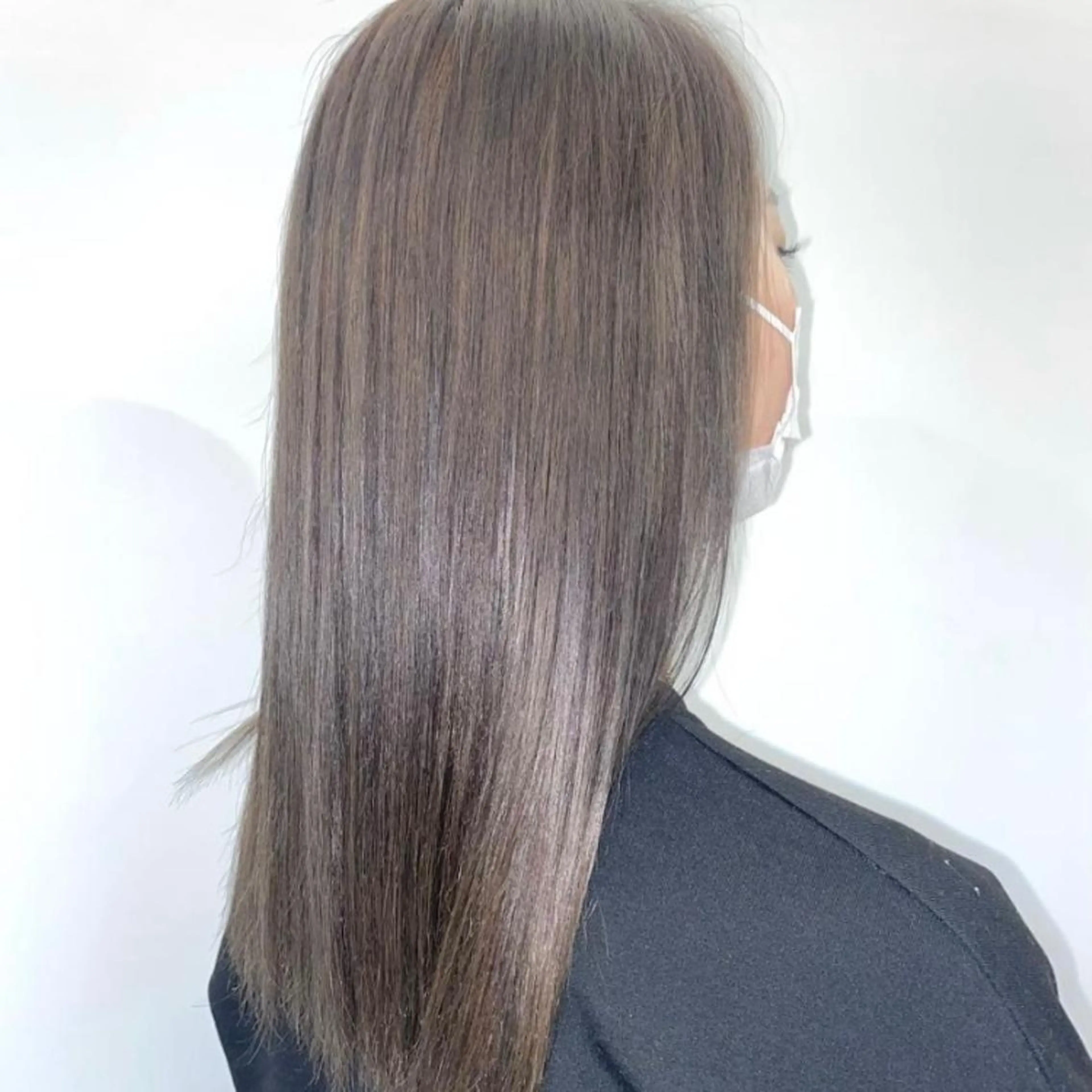 カラー ブリーチ グレージュ 🫧カラー＆エクステ 専門🤍松下🫧のヘアスタイル