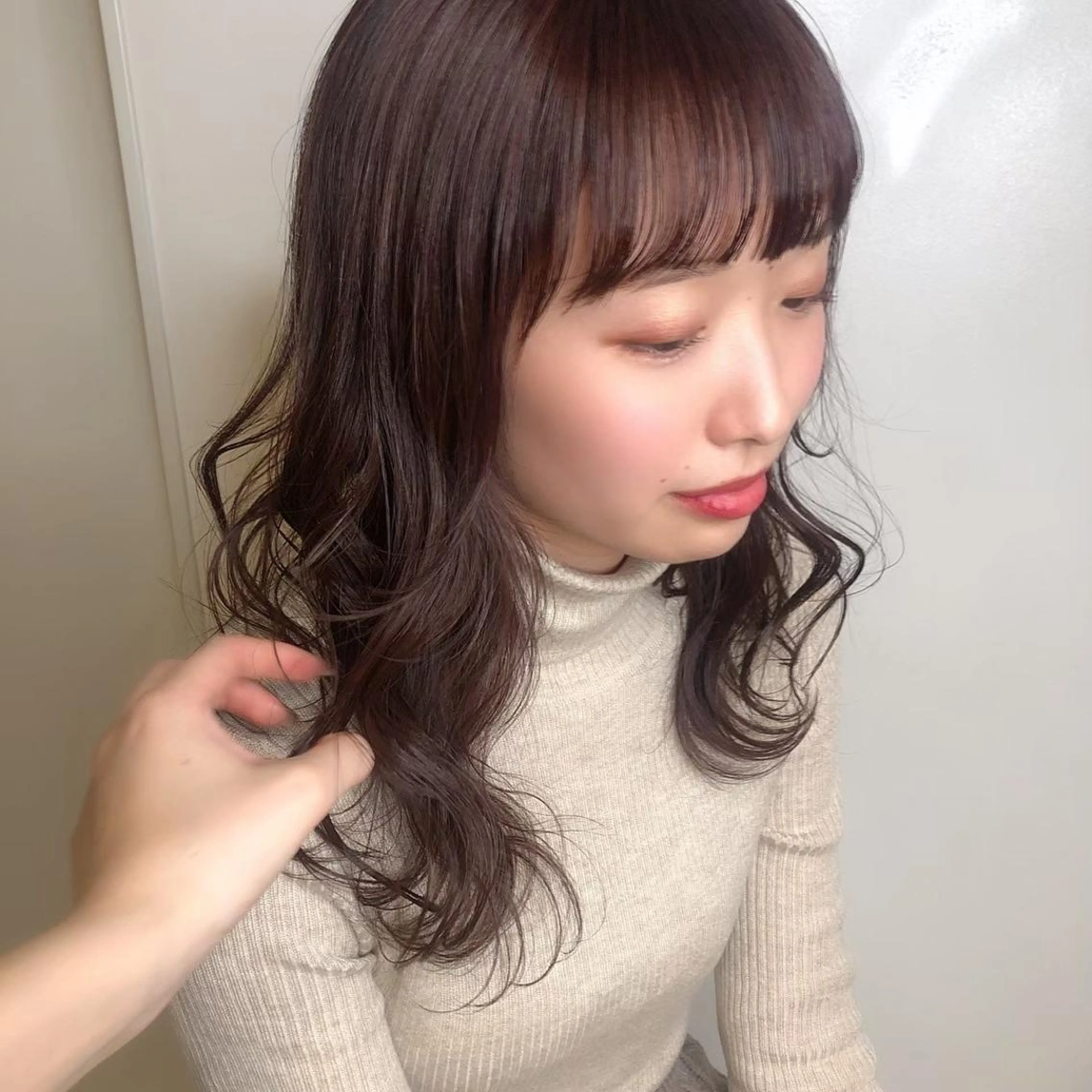 セミロング カラー ヘアアレンジ マツエク・マツパ ブラウンカラー パープルカラー パープルブラウン カラーマツエク カット ヘアカラー トリートメント Noah's　Ark所属・透明感カラー🫧ヘア セット🫧松本菜月の眉毛・アイブロウイメージ