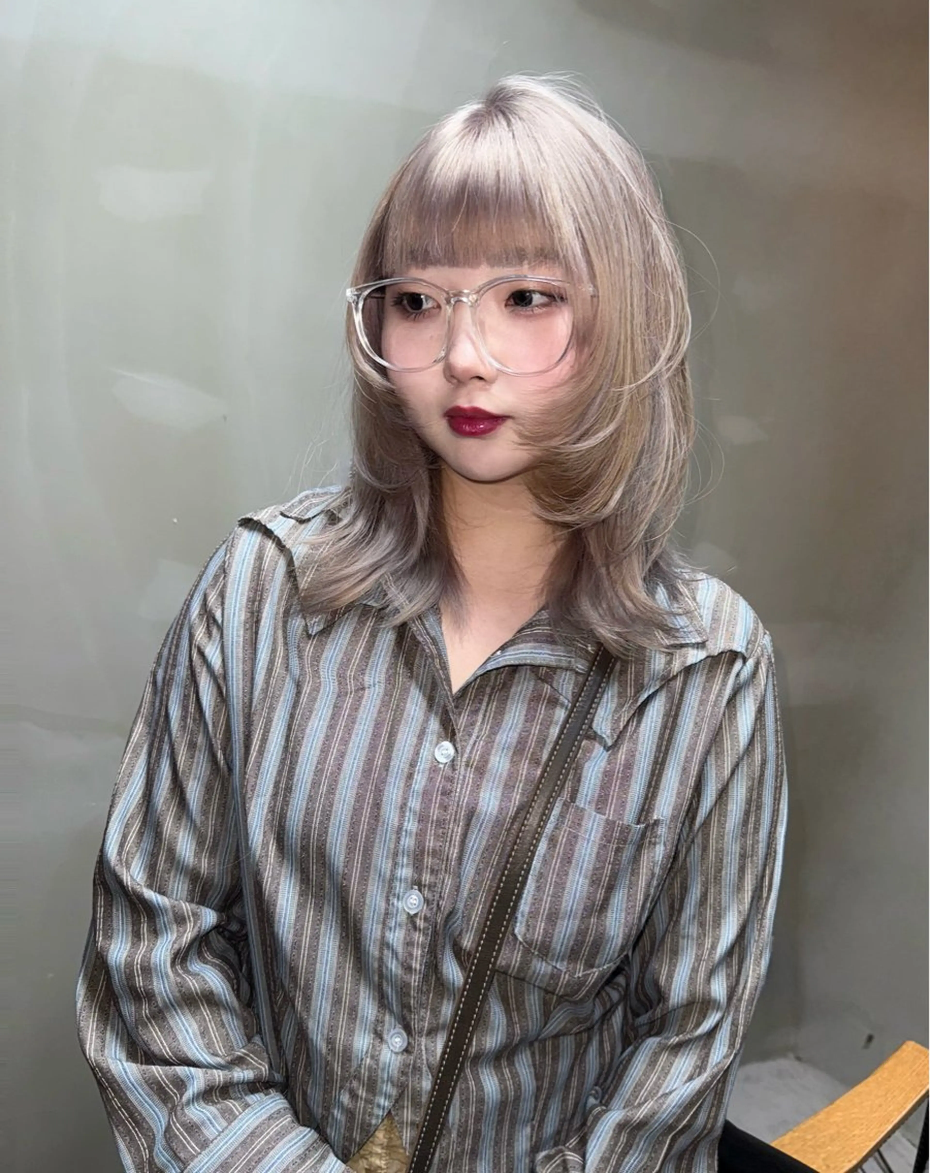 ミディアム ウルフカット ヘアカラー トリートメント ハイトーン/デザイン honokaのヘアスタイル