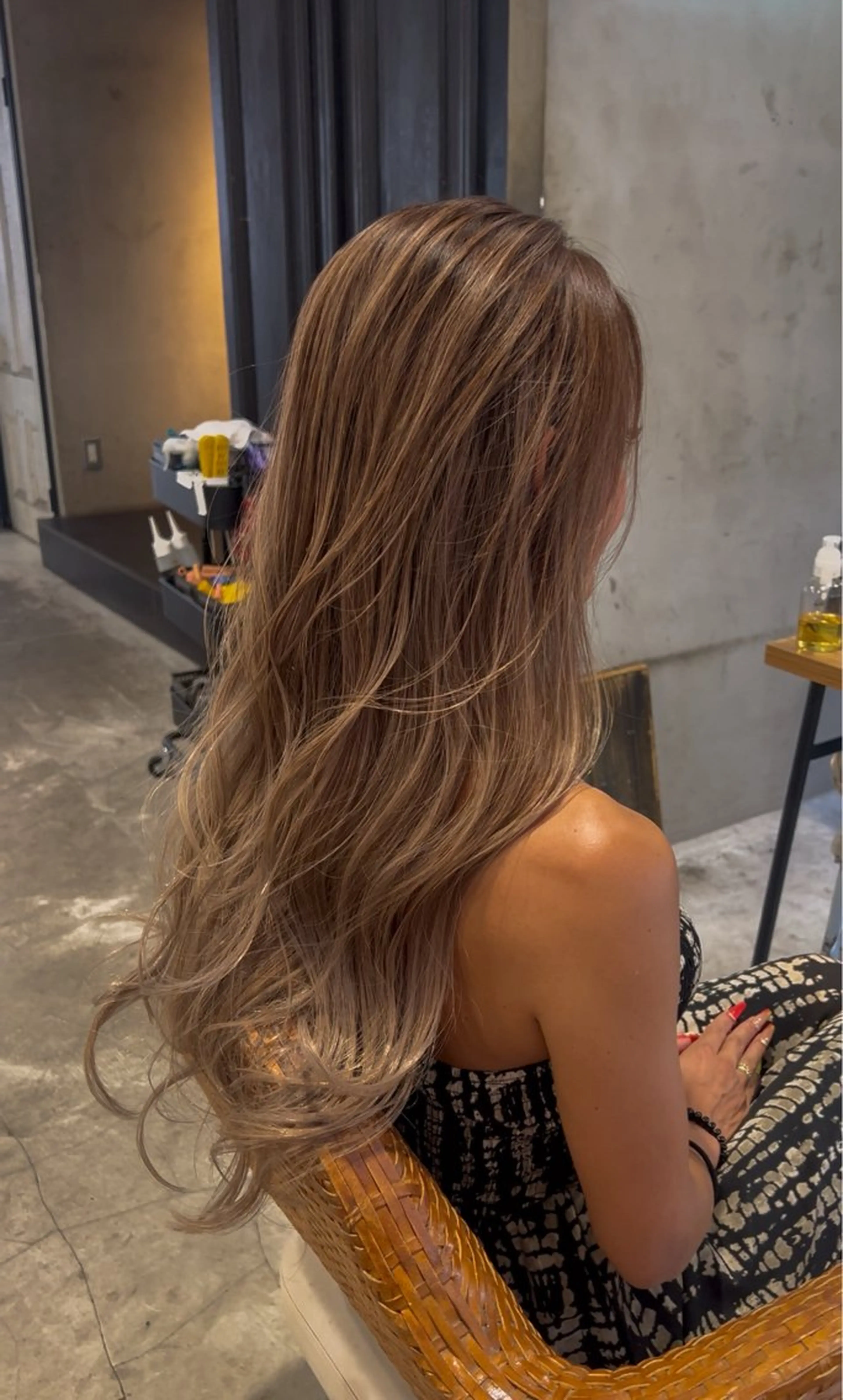 セミロング カラー カット ヘアカラー トリートメント 海外デザイン🇺🇸 石渡諒太のヘアスタイル