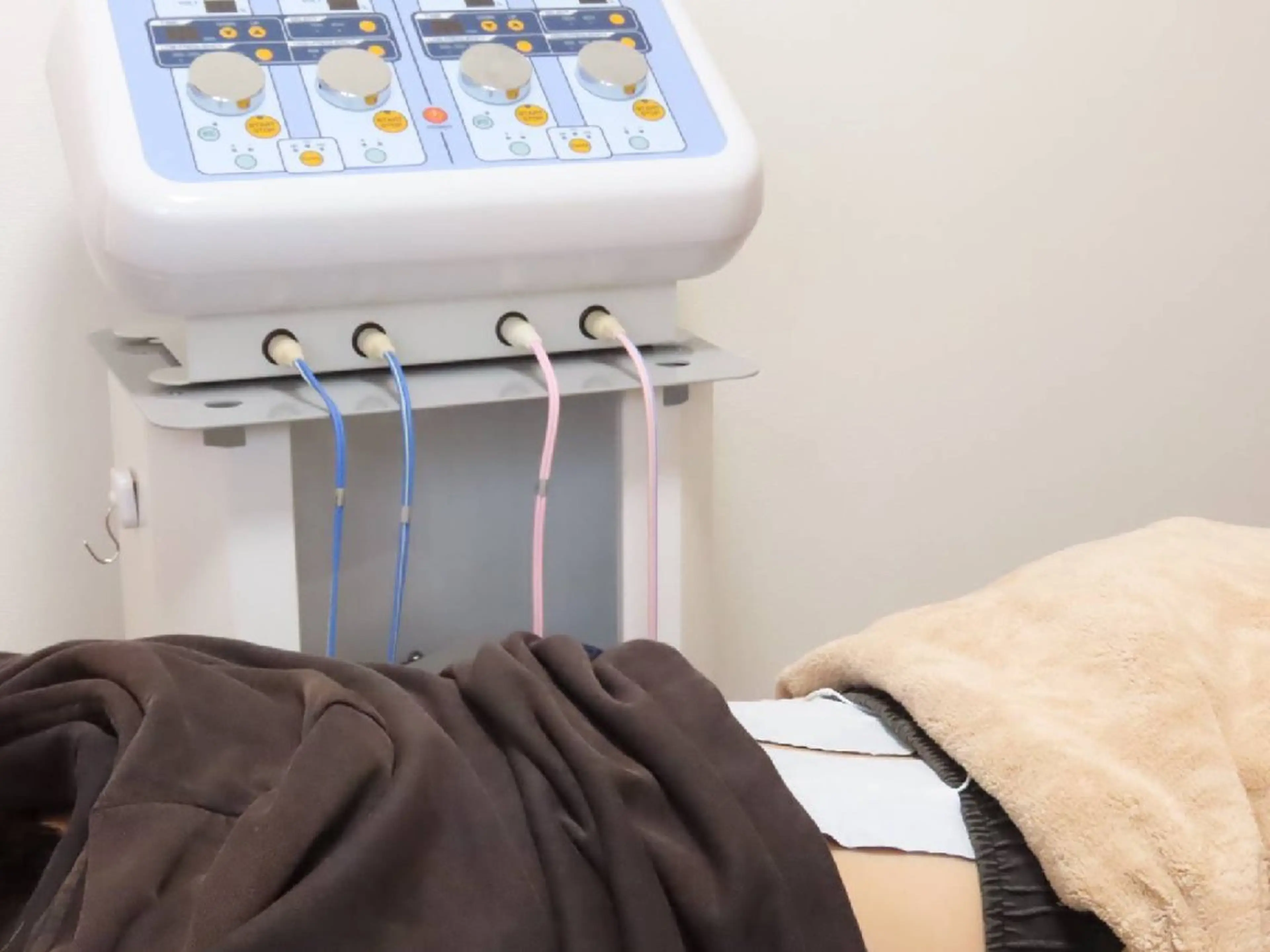 寝たままトレーニング (EMS+腸もみ)の写真