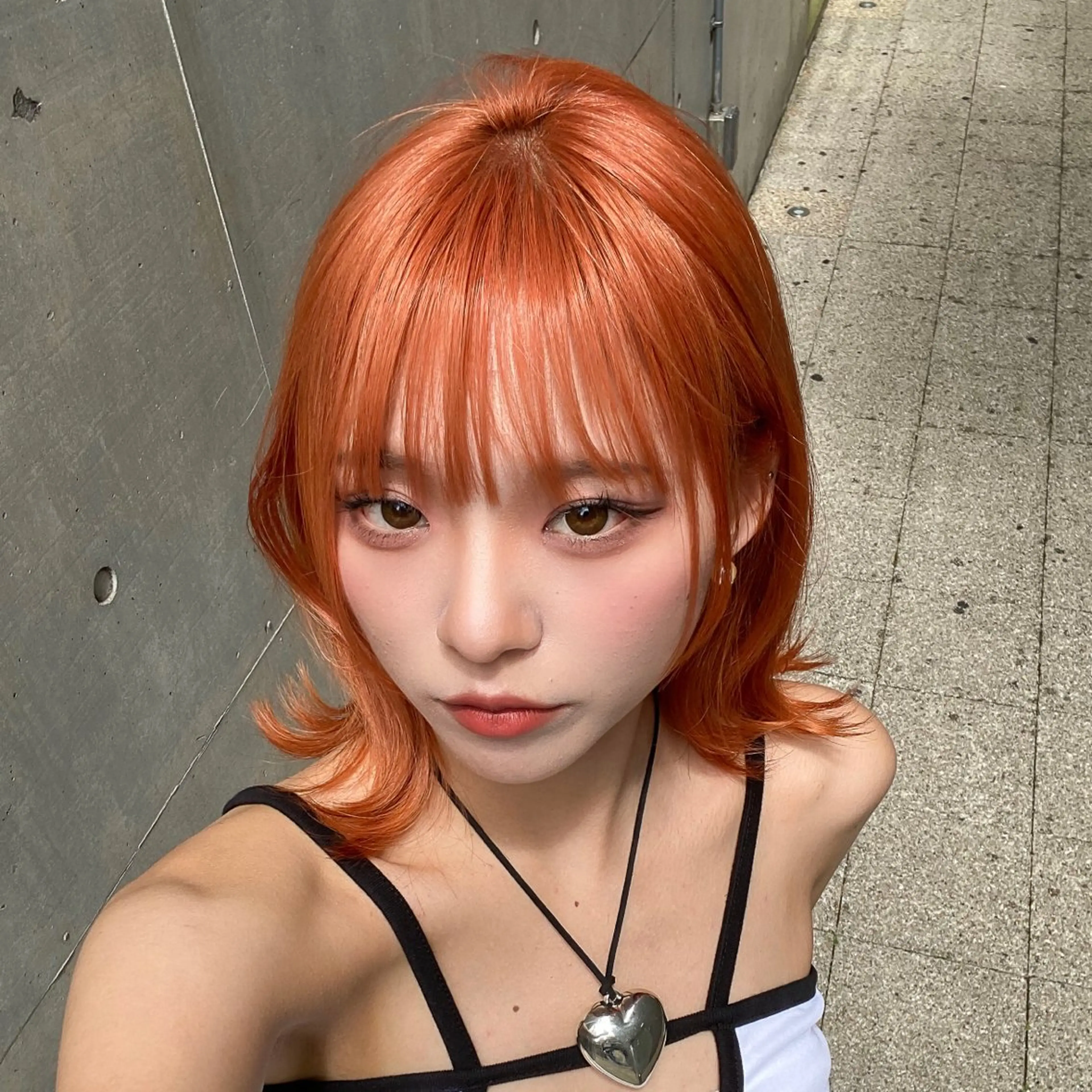 ミディアム カラー ベージュカラー ブリーチ ケアブリーチ ハイトーンカラー オレンジ ハッシュカット/縮毛 レイヤー/yukiのヘアスタイル