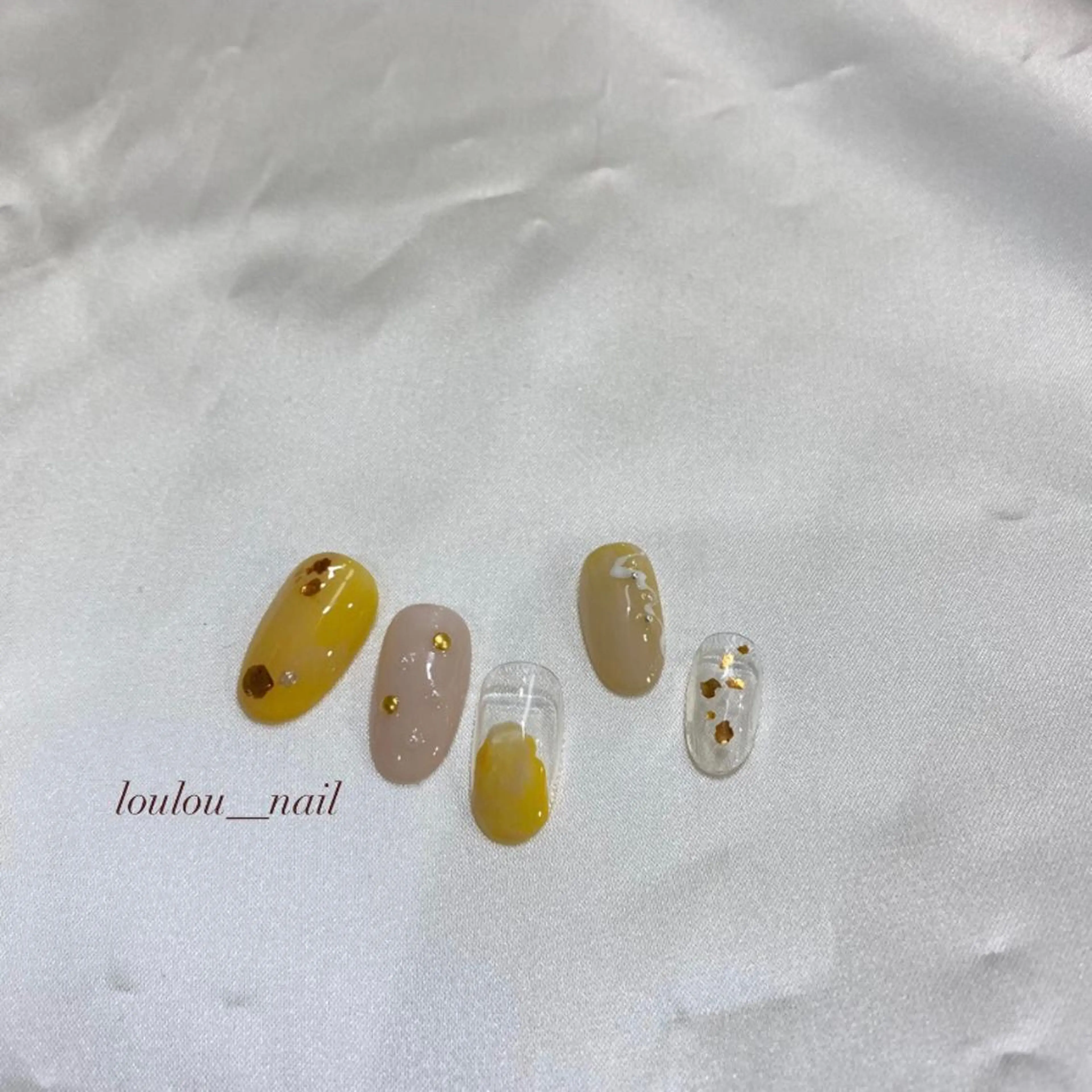 ネイル ニュアンスネイル 春ネイル 黄色 ハンドネイル loulou _nail所属・葛西 知佳のネイルデザイン