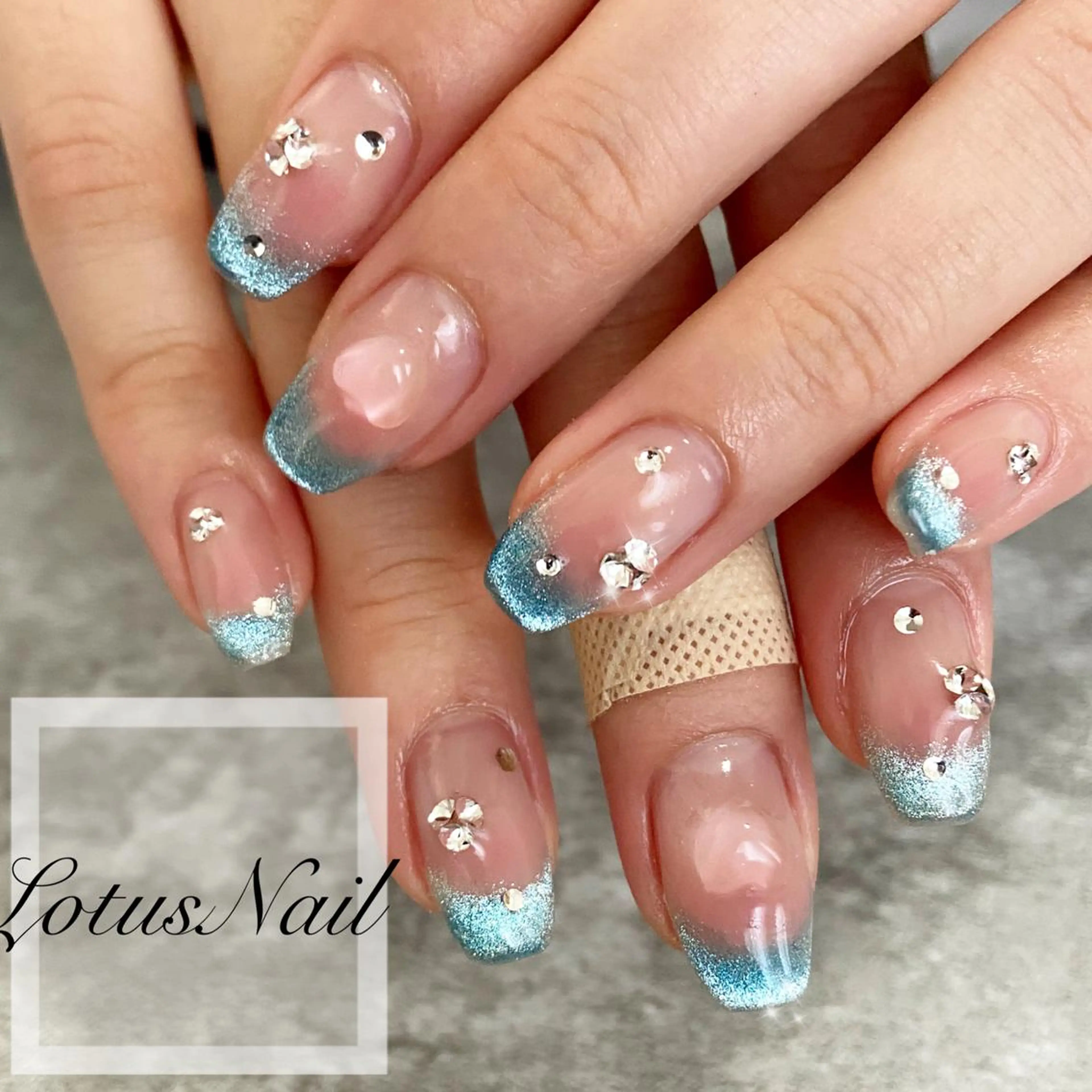 ネイル フレンチネイル マグネットネイル マグネットフレンチ ハンドネイル Lotus Nailのネイルデザイン