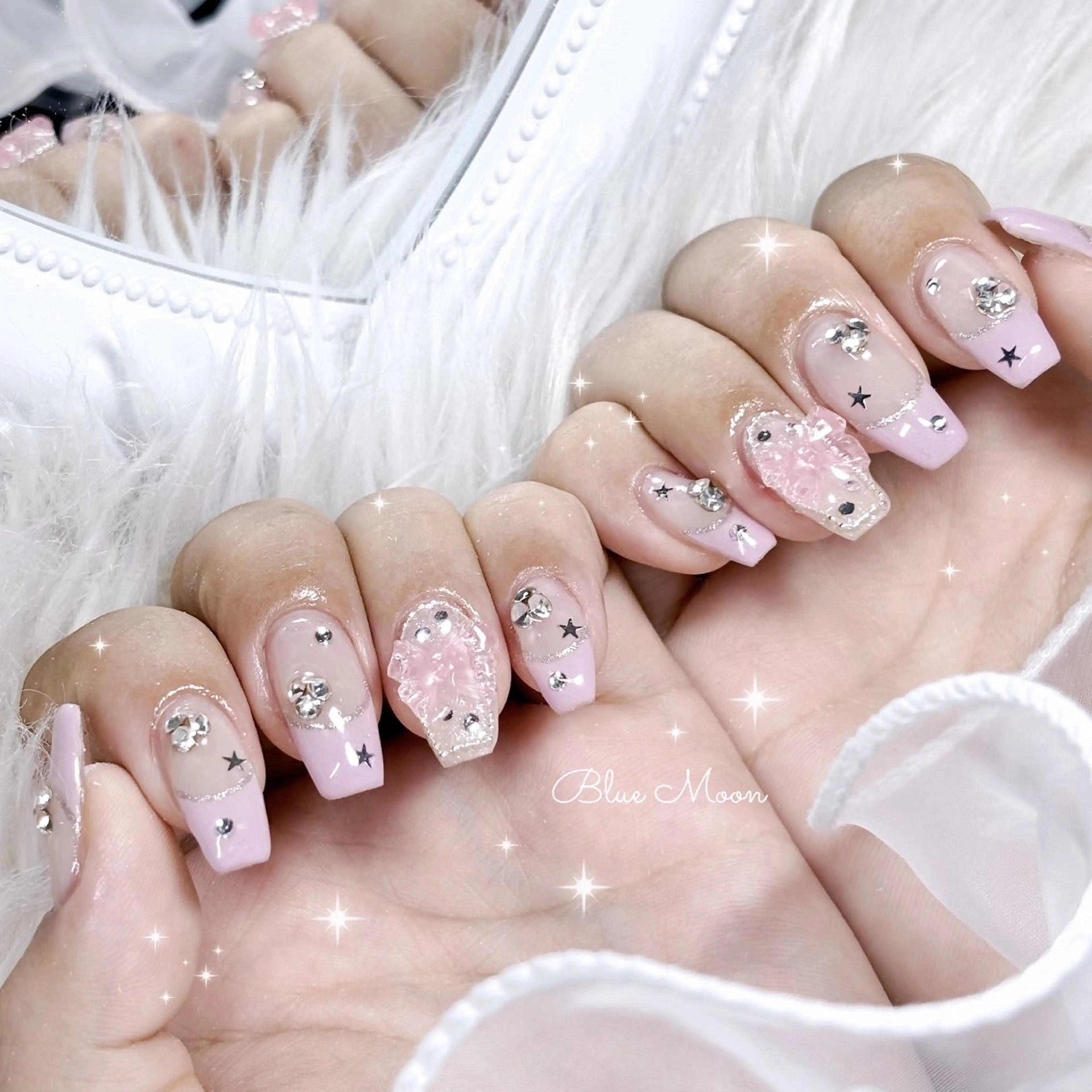 ネイル リボン ハンドネイル フットネイル ハンドケア nail salon Blue Moonのネイルデザイン