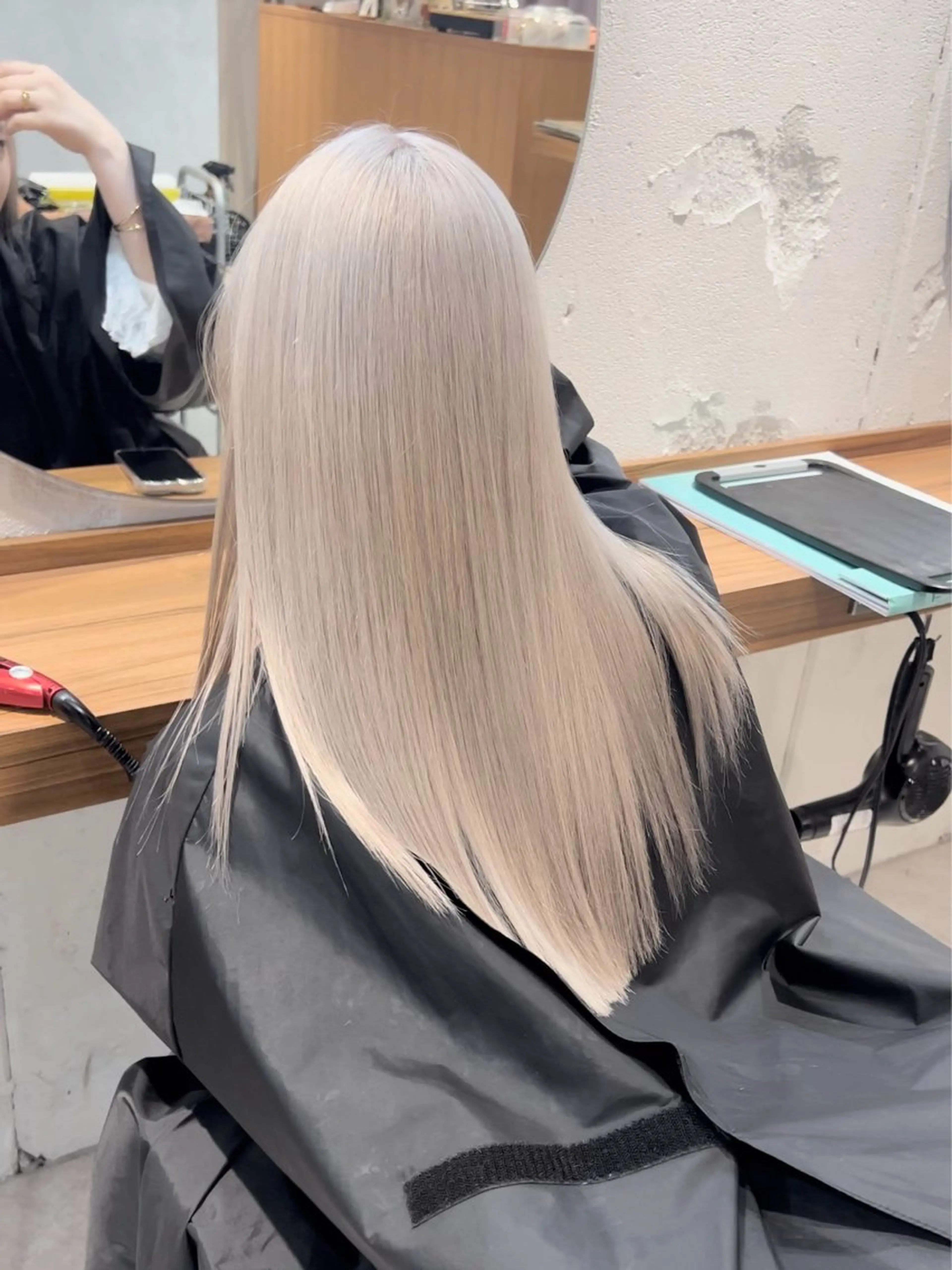 セミロング カラー ブリーチ カット ヘアカラー トリートメント EIGHT【店長】 大谷樹生のヘアスタイル