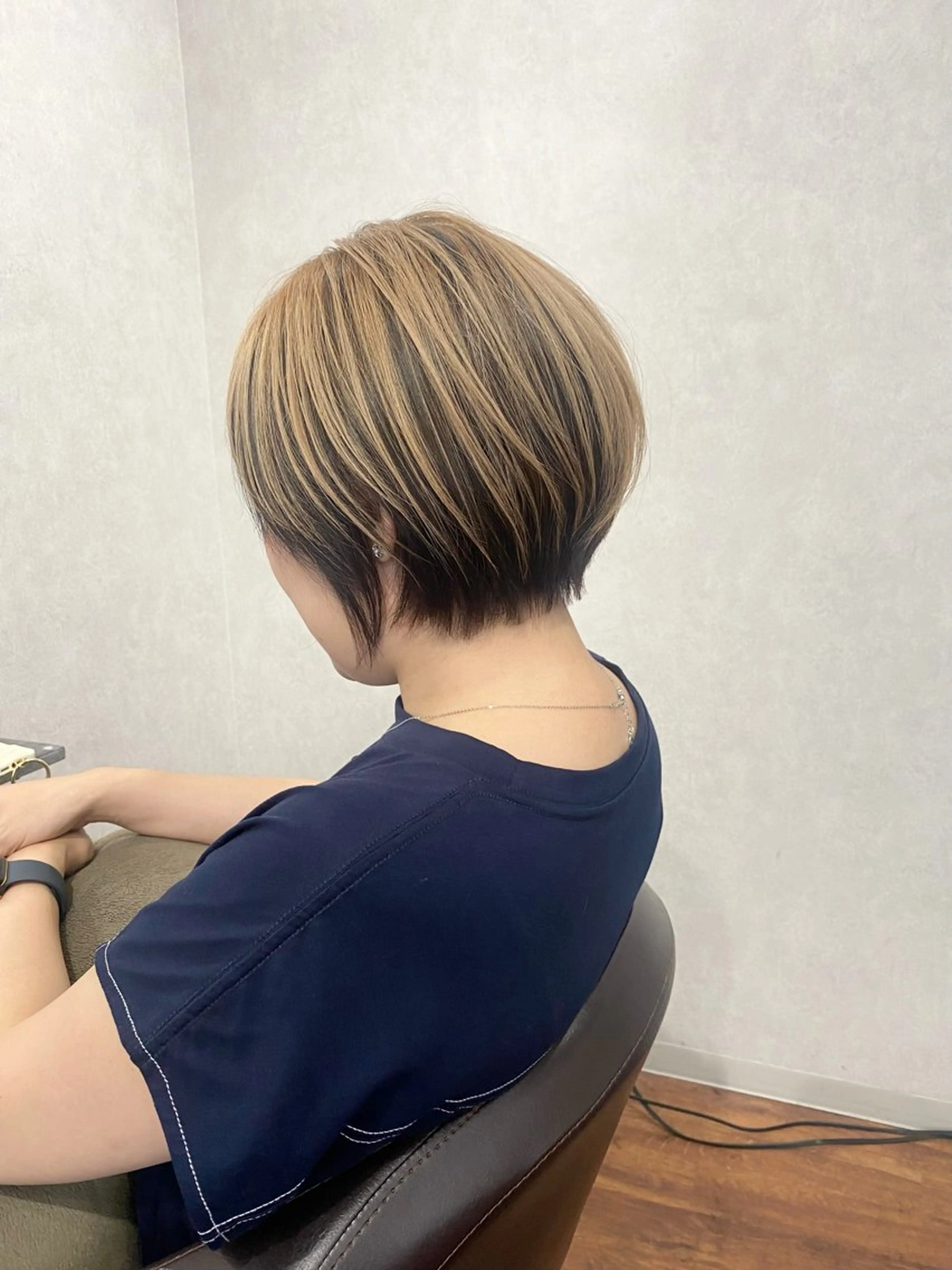 ショート カット ヘアカラー _White所属・ＳＨＩ ＺＵのヘアスタイル