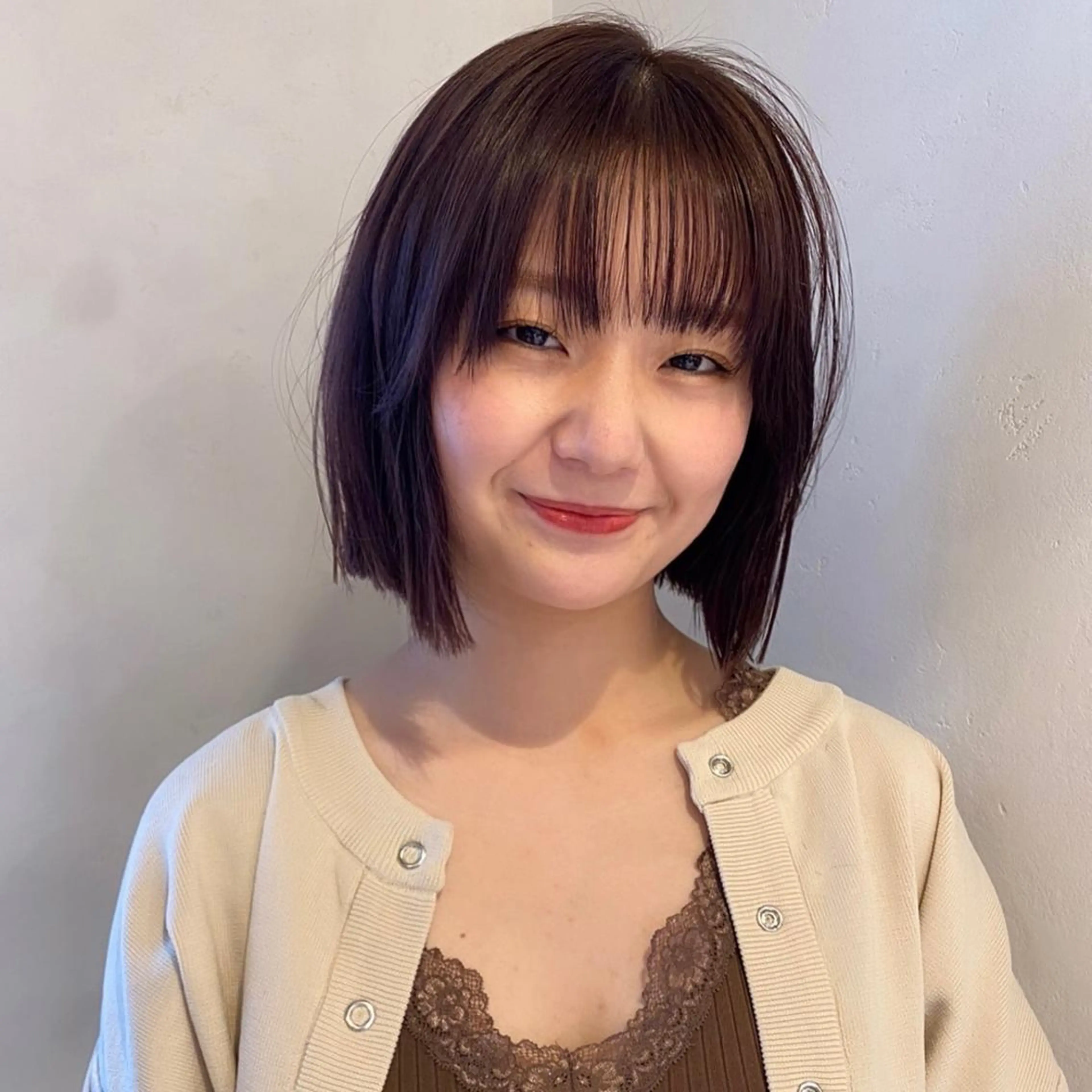 ミディアム カラー ボブ irwi/イルウィ所属・miku🎀門前仲町 ブリーチ・レイヤーのヘアスタイル