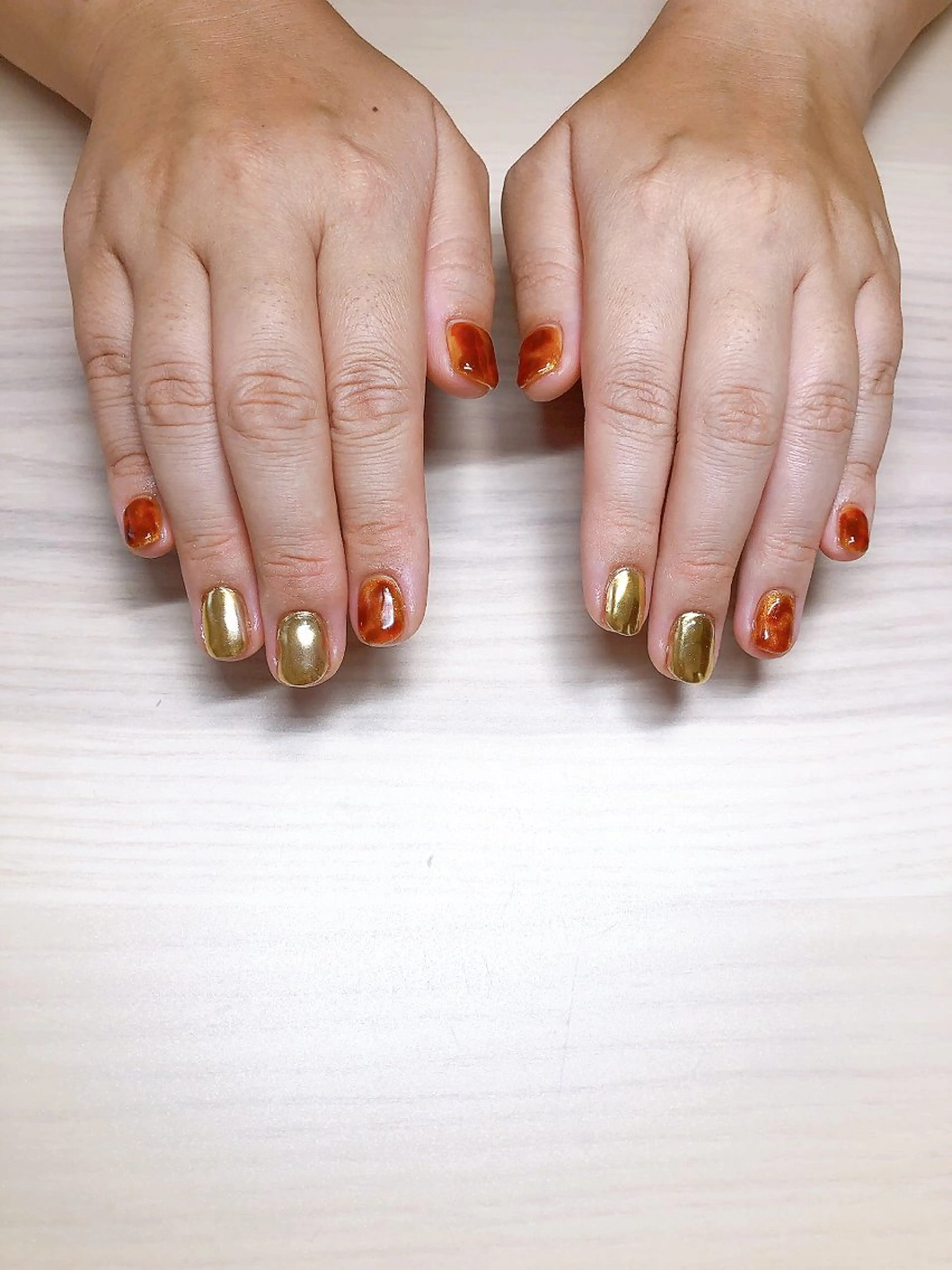 ネイル べっ甲ネイル ミラーネイル ハンドネイル デ・アイム「nail salon MIMIPARUN」所属・ナリス化粧品 MIMIPARUNのネイルデザイン
