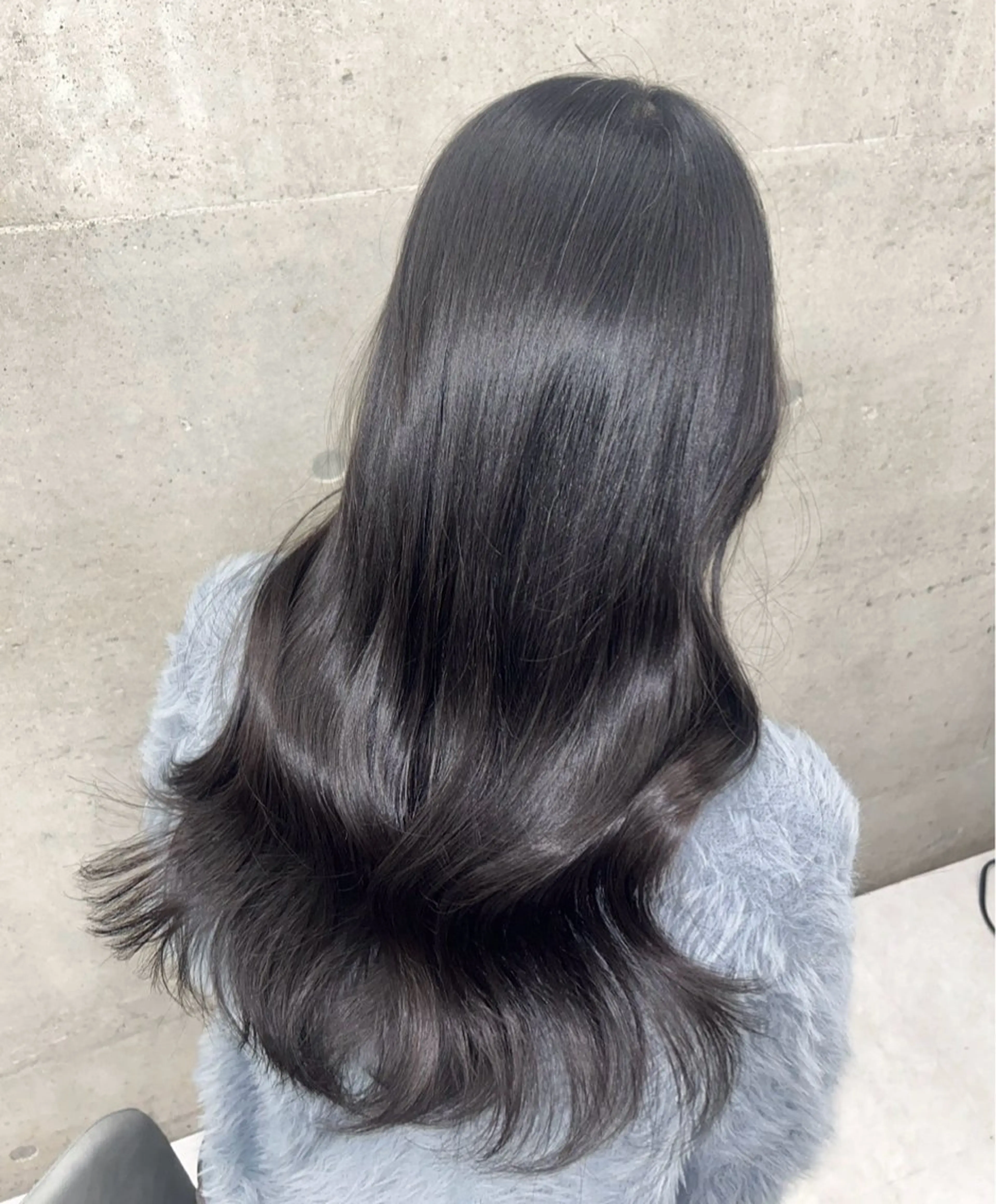 ロング レイヤーカット CYM所属・ワンカラー 🩷モエのヘアスタイル
