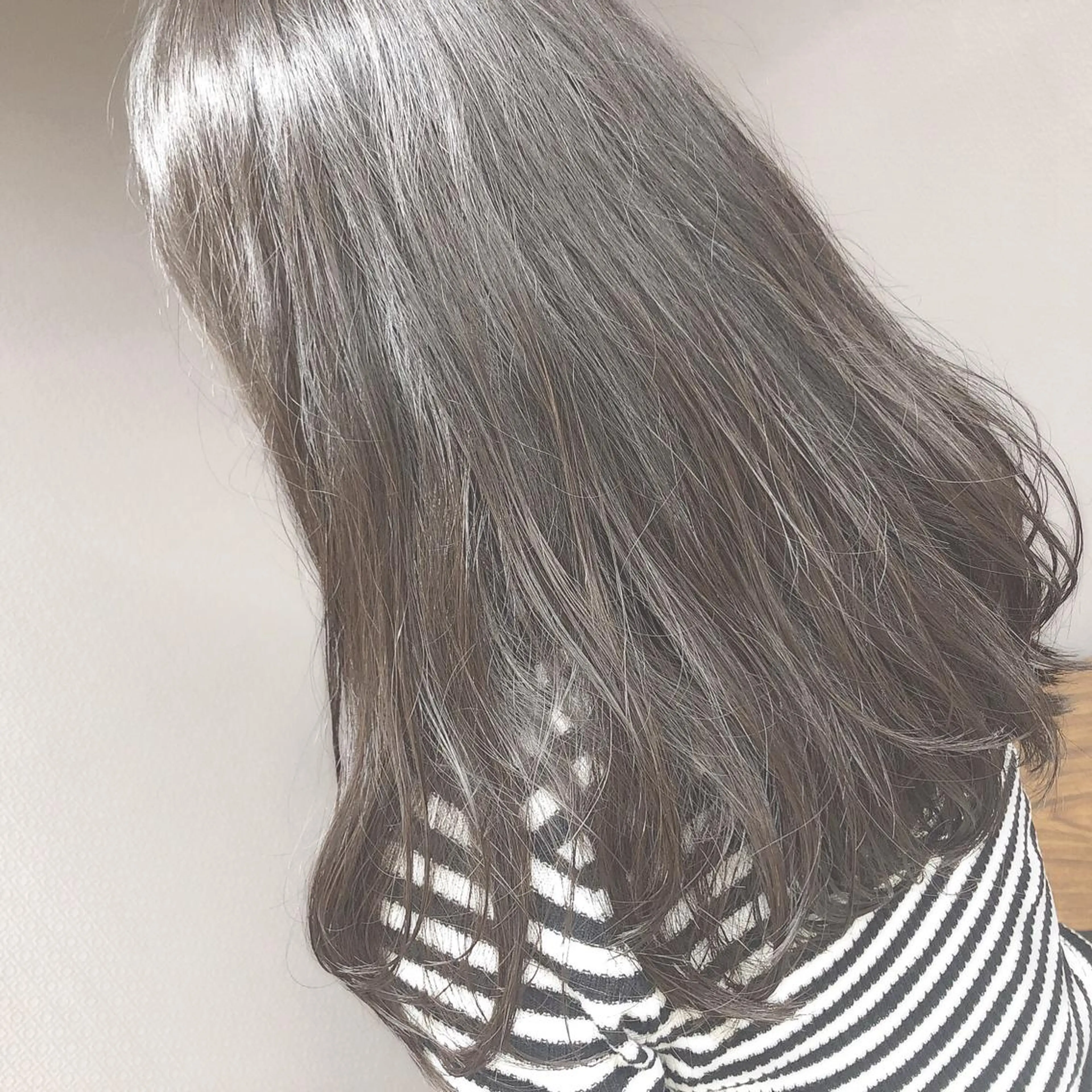 セミロング カラー アッシュ 女性指名人気no.1 尾崎のヘアスタイル