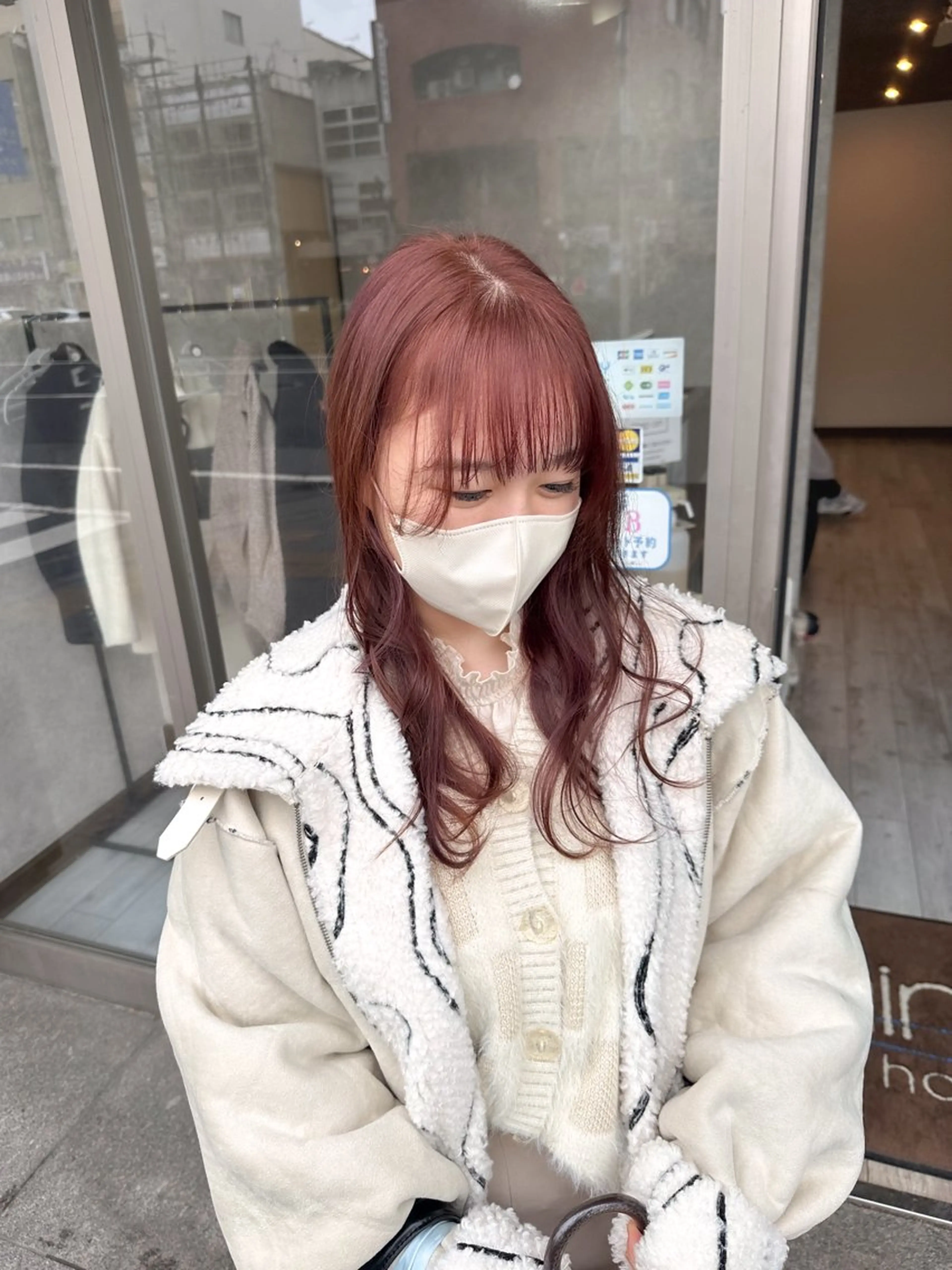 ロング カラー ベージュカラー ブリーチ ピンクカラー ピンクベージュ ヘアカラー トリートメント minim / miku 暖色カラーのヘアスタイル