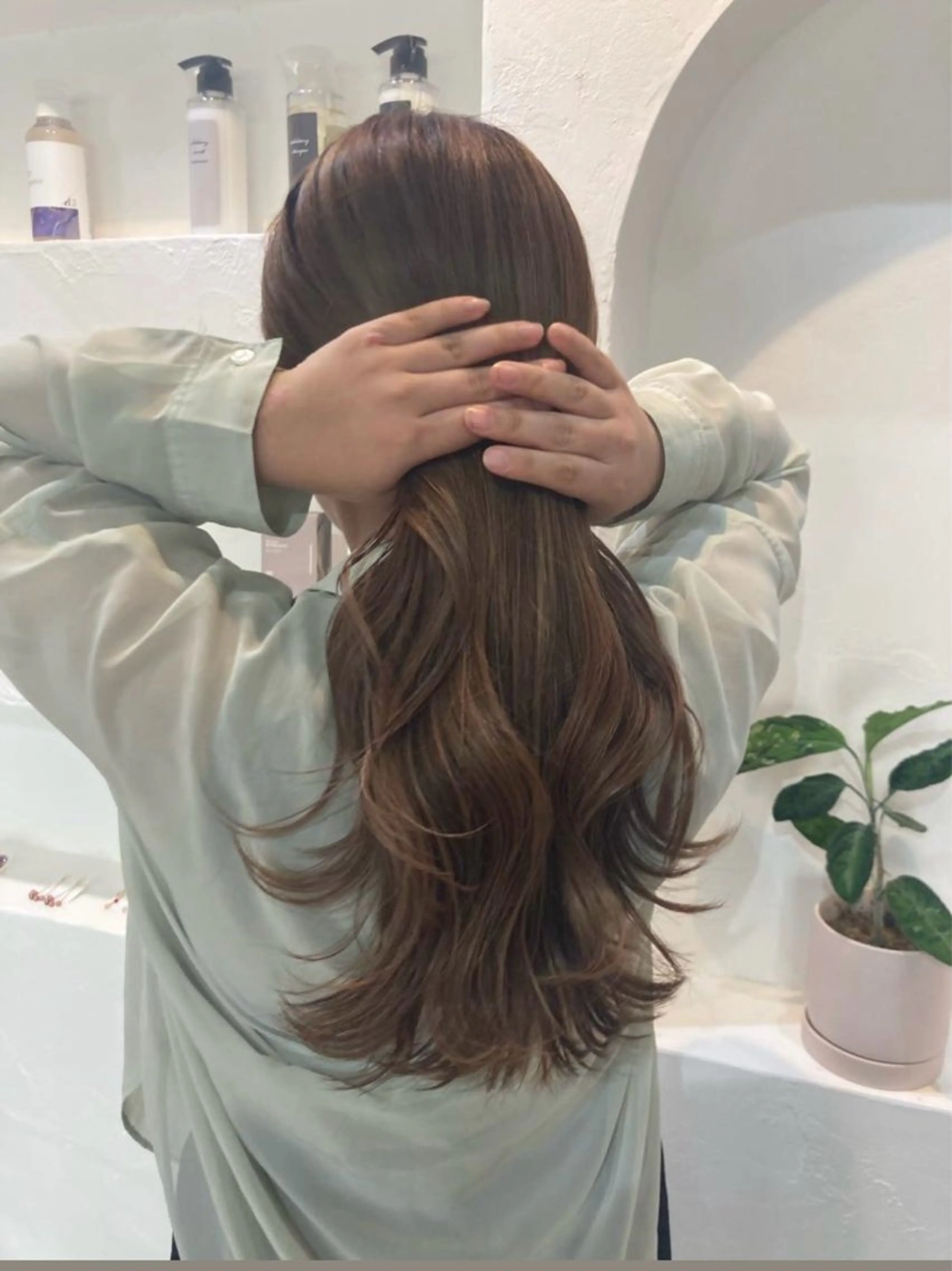 ロング ロング 顔周りのデザイン特化 井手麻梨栄のヘアスタイル